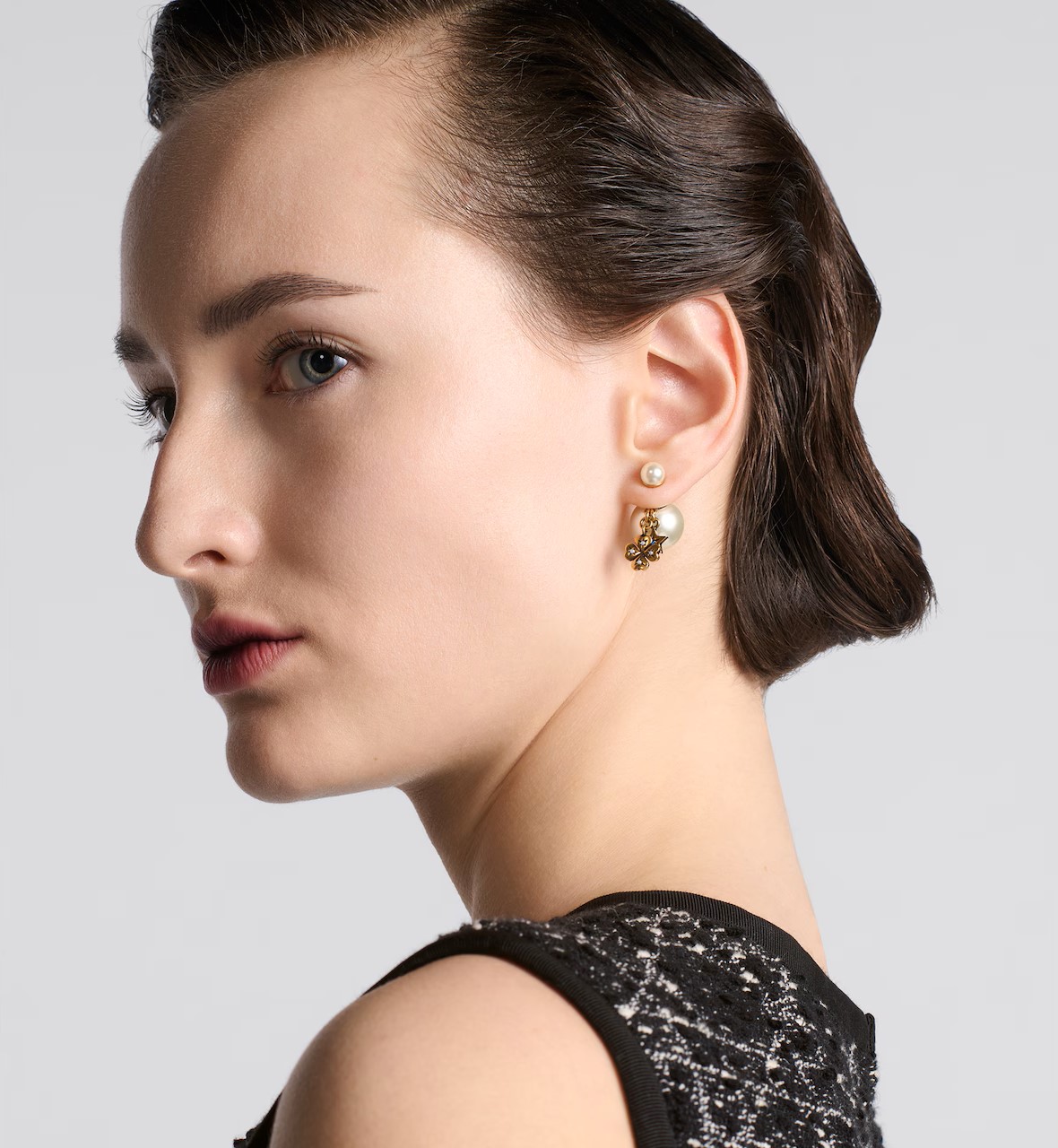 BÔNG TAI DIOR TRIBALES EARRINGS WITH WHITE RESIN PEARLS AND MULTICOLOR CRYSTALS 4