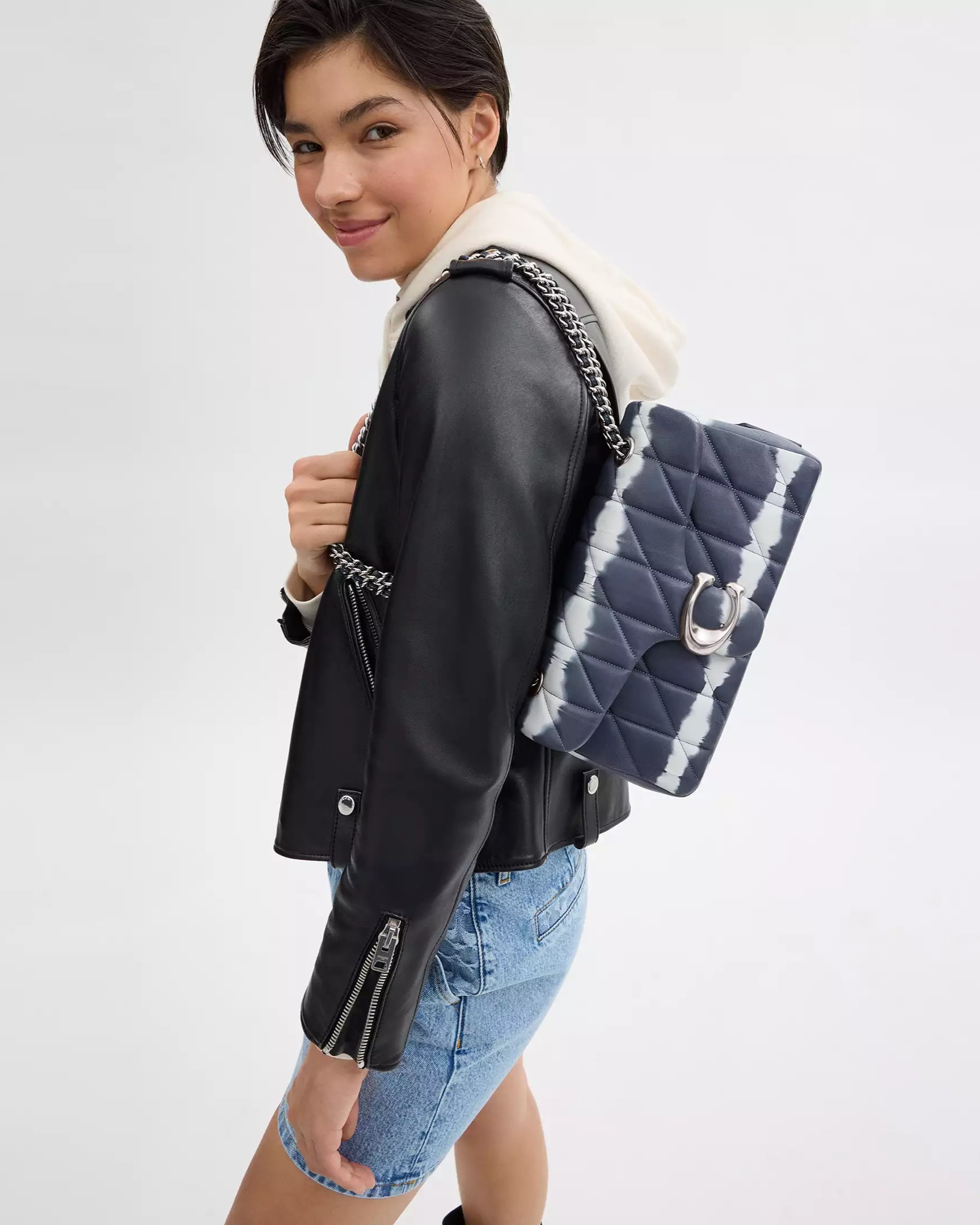 TÚI XÁCH ĐEO CHÉO NỮ COACH TABBY SHOULDER BAG 26 WITH QUILTING AND TIE DYE CU083 9