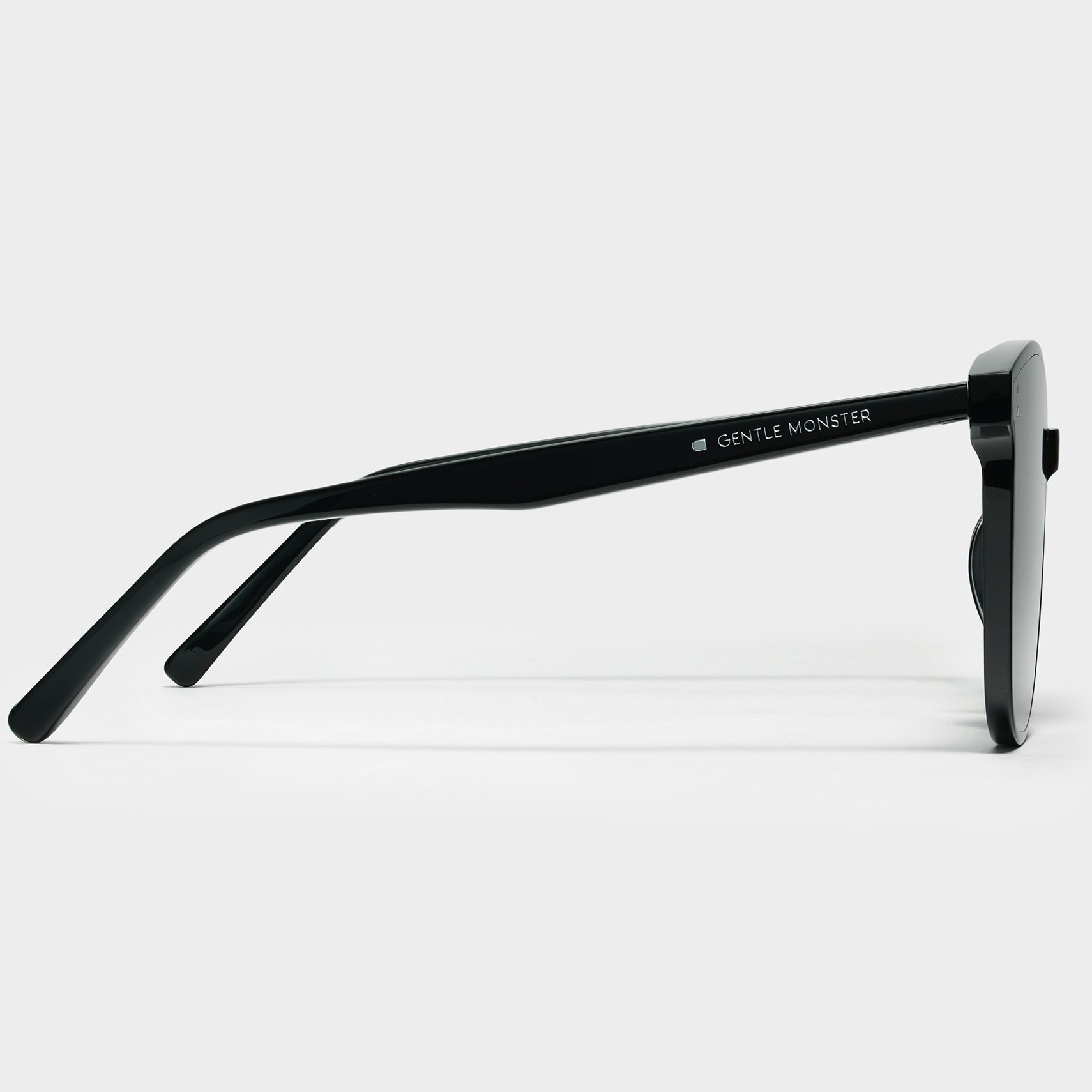 Kính mát Gentle Monster My Ma 01 Oversized Square Flatbar Frame 7