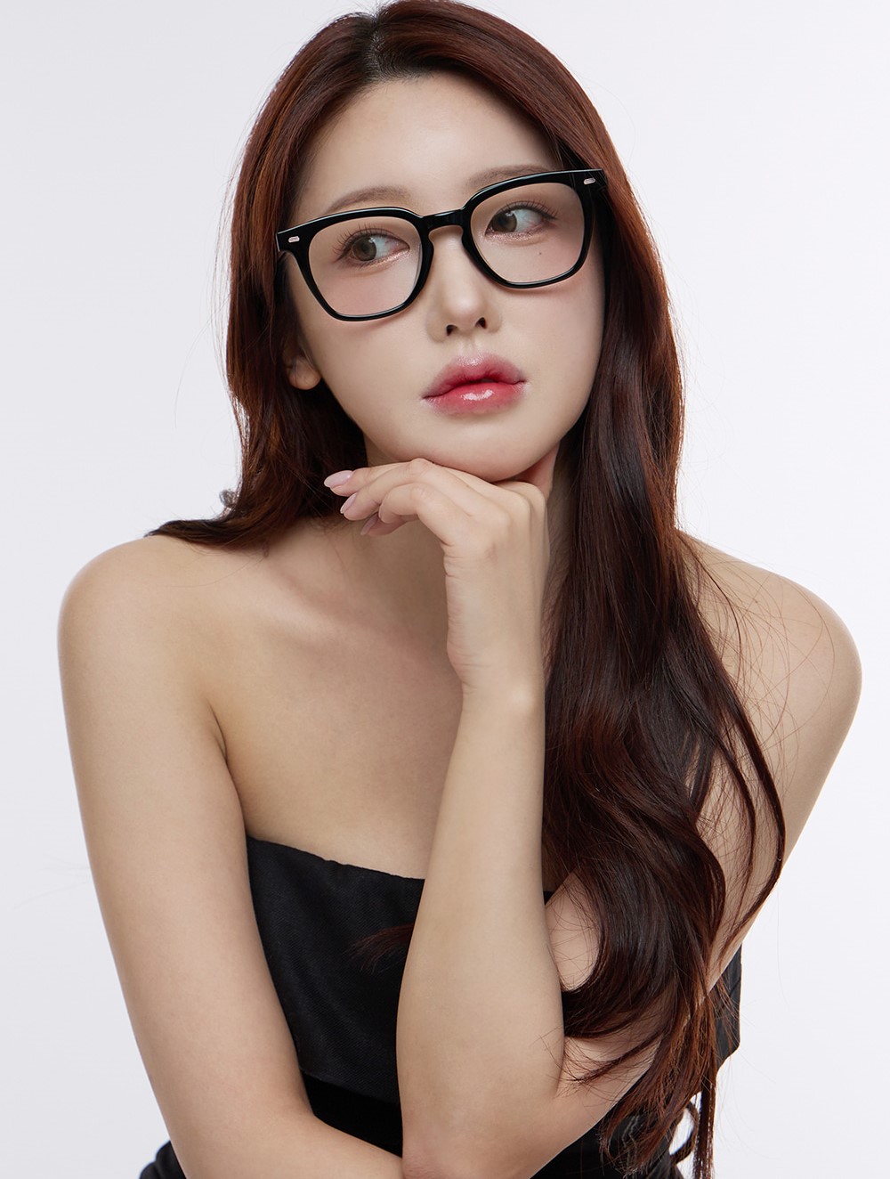 Mắt kính giả cận Gentle Monster Kubo 01 Square Glasses in Black Acetate Frame Clear Lenses 15