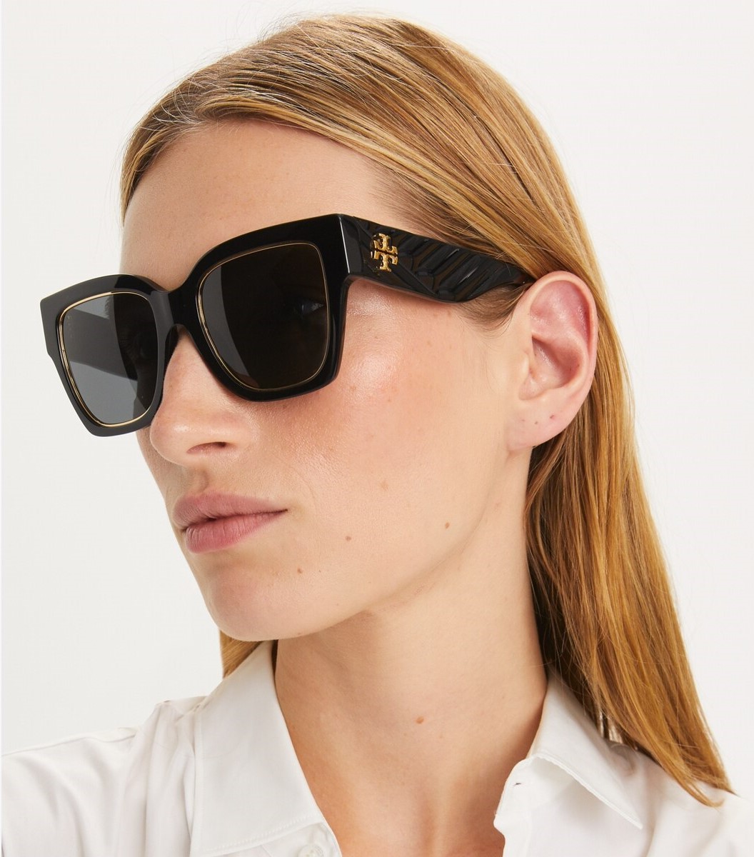 Kính mát Tory Burch Kira Chevron Square Sunglasses 1