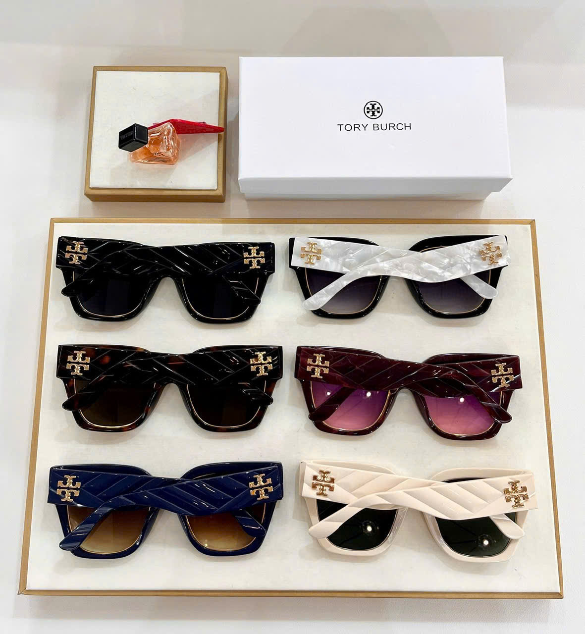 Kính mát Tory Burch Kira Chevron Square Sunglasses 5