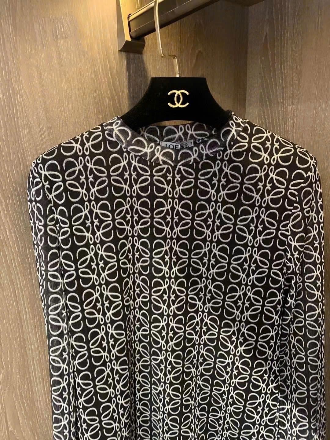 Áo dài tay cổ tròn thời trang Loewe 1