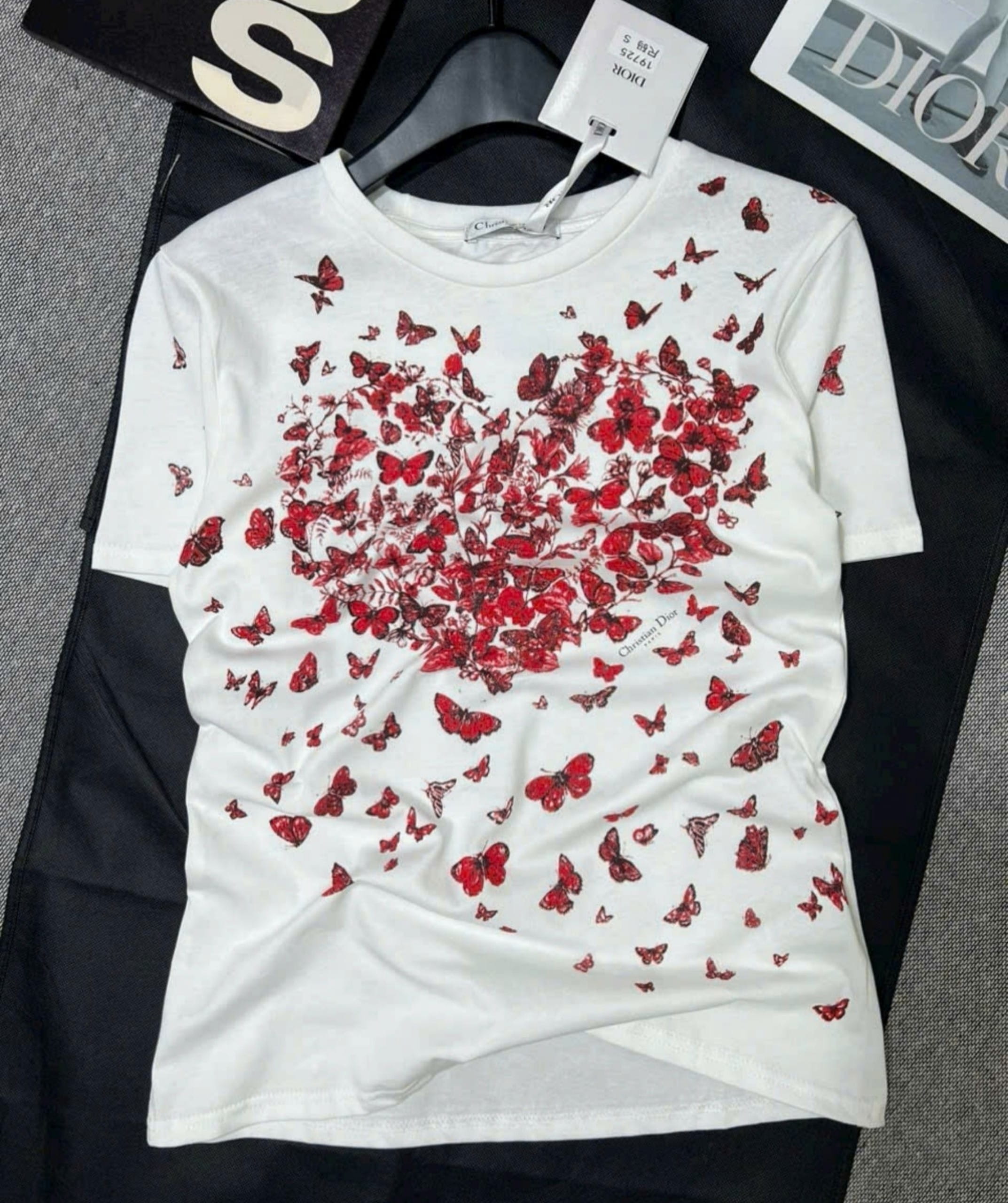 Áo thun nữ Dior White Cotton T-shirt With Red Design 11