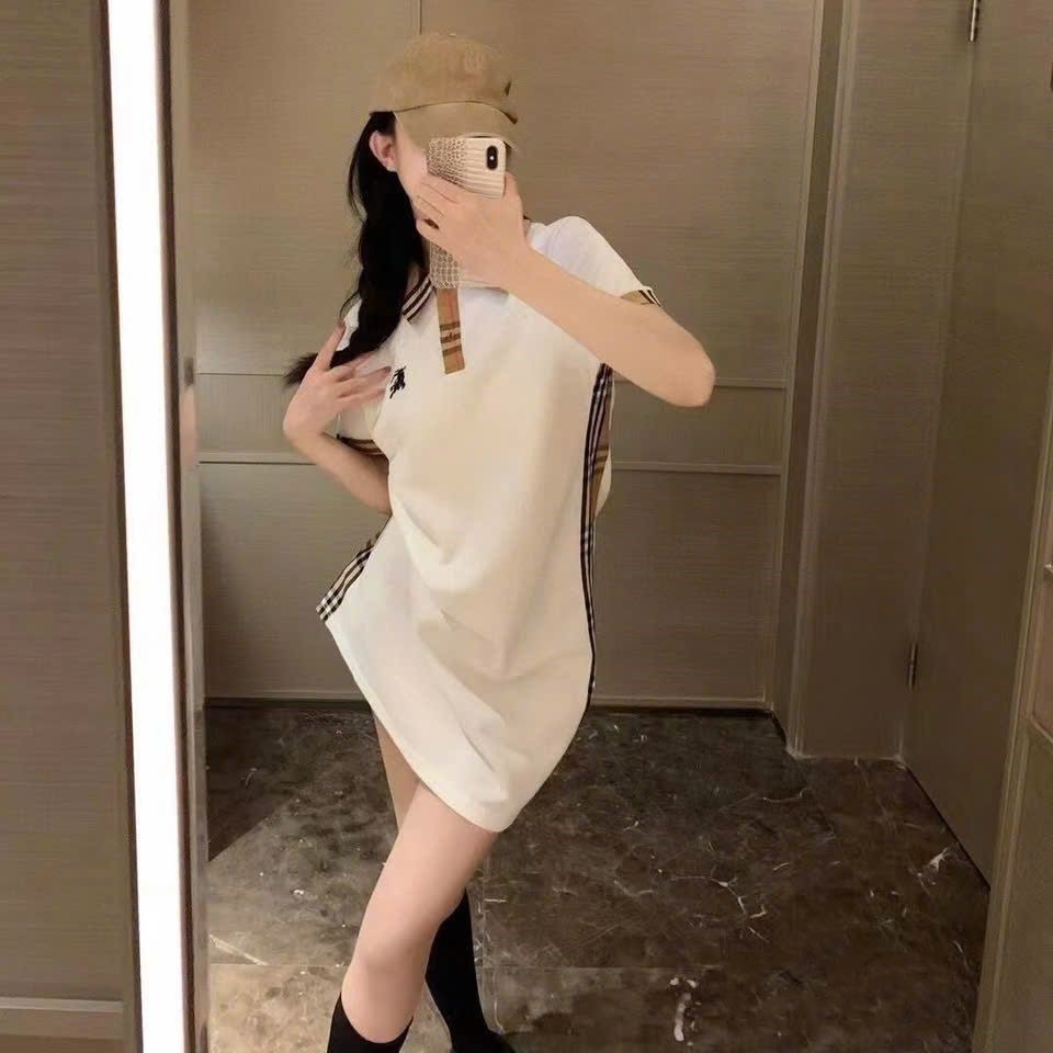 Đầm suông nữ thun tay ngắn cổ polo phối họa tiết hãng Burberry 2
