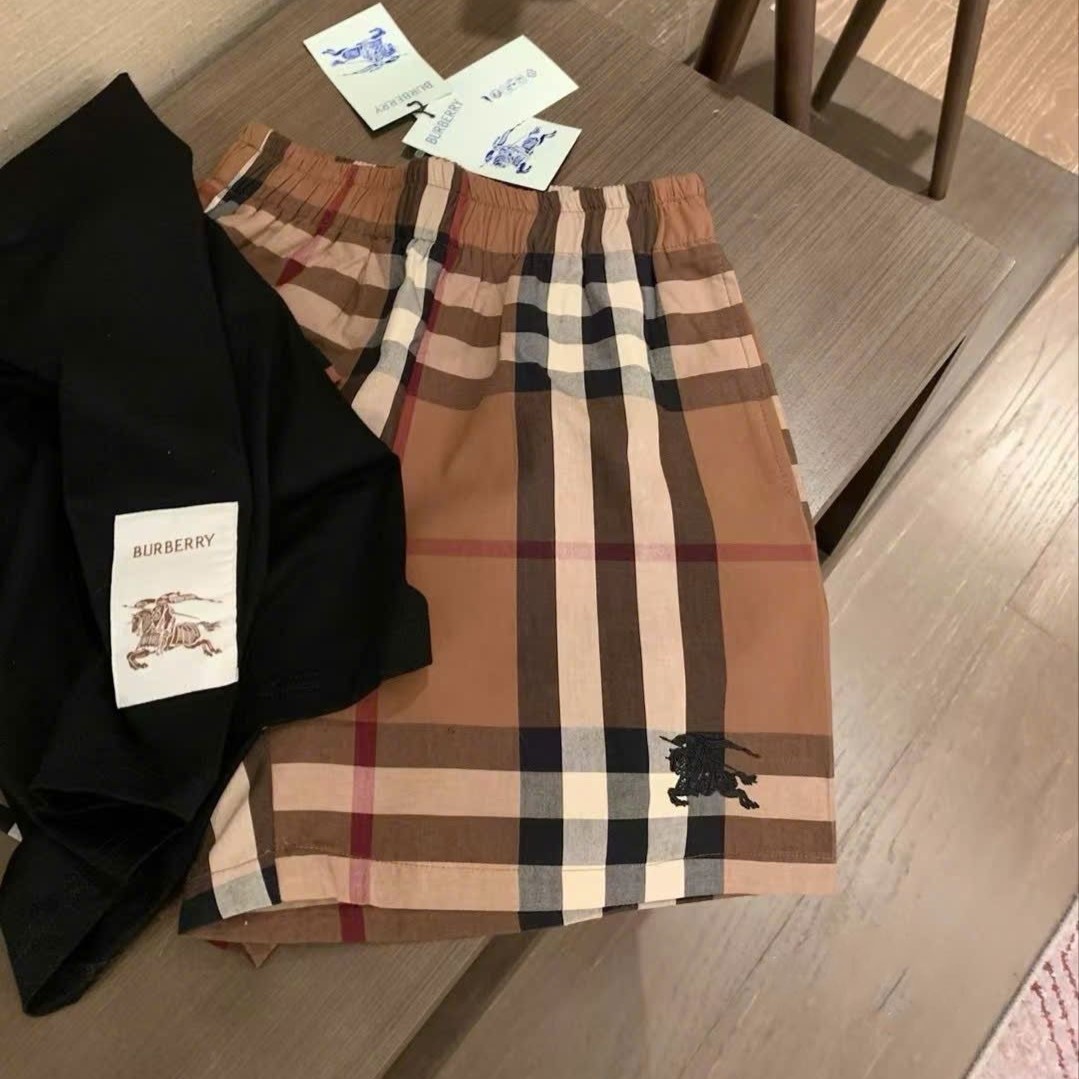 Combo bộ áo thun polo quần short vải ngắn Burberry 2