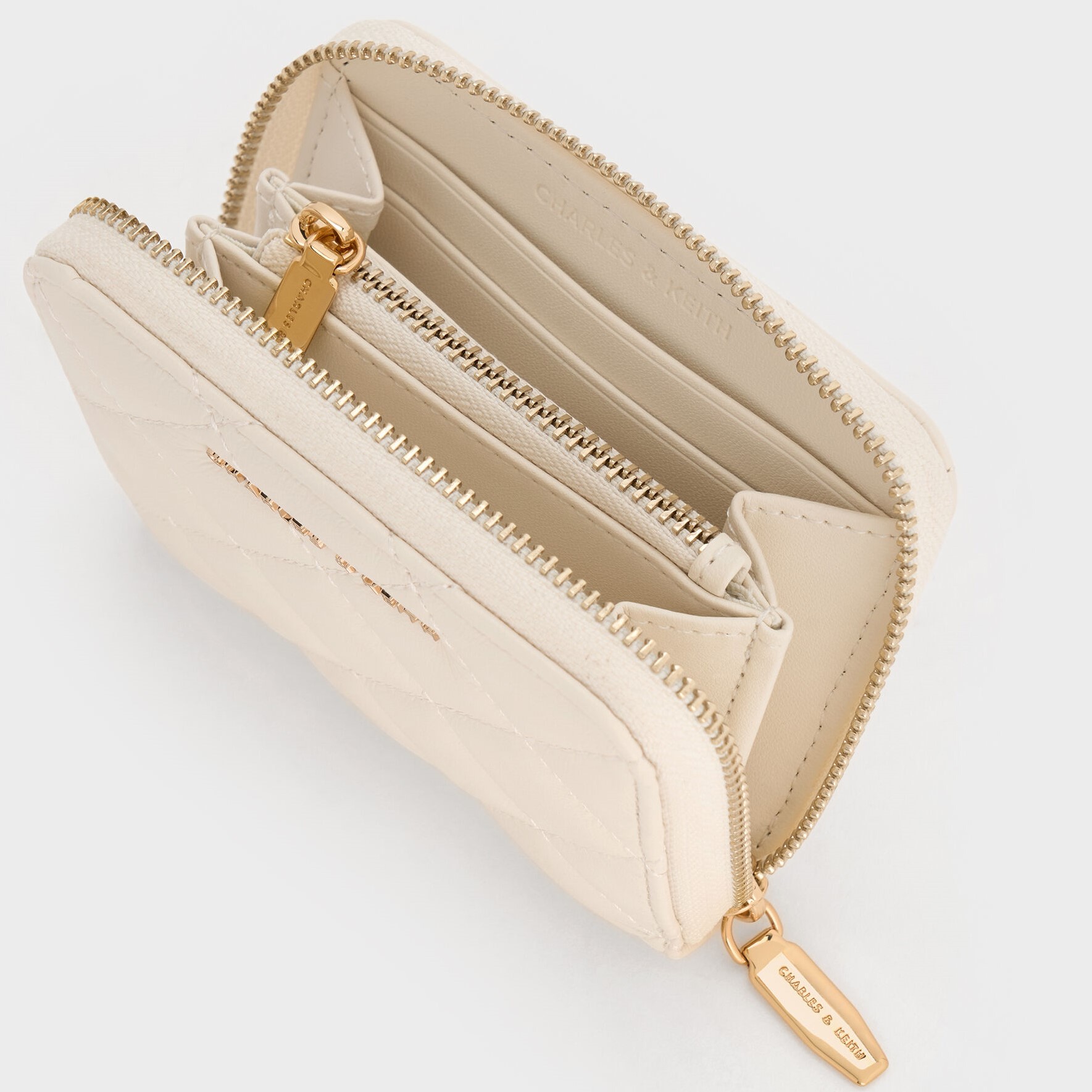 Ví cầm tay ngắn gập trắng Charles Keith Alva Quilted Zip Around Wallet CK6-10770678 6