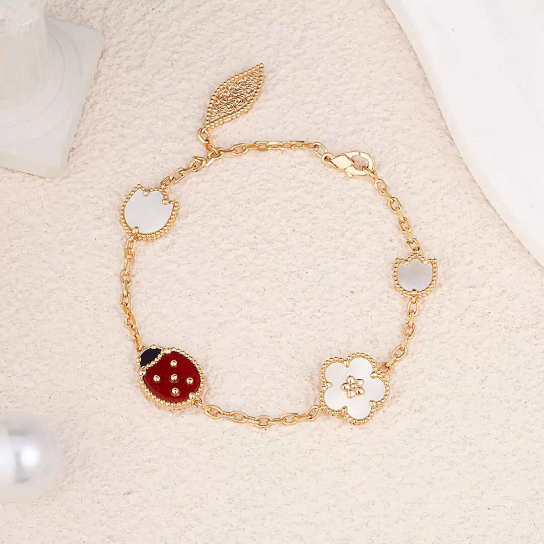 Vòng tay bọ rùa hoa lá Van Cleef & Arpels Lucky Spring Bracelet 5 Motifs White Mother Of Pearl Carnelian VCARP7RR00 8