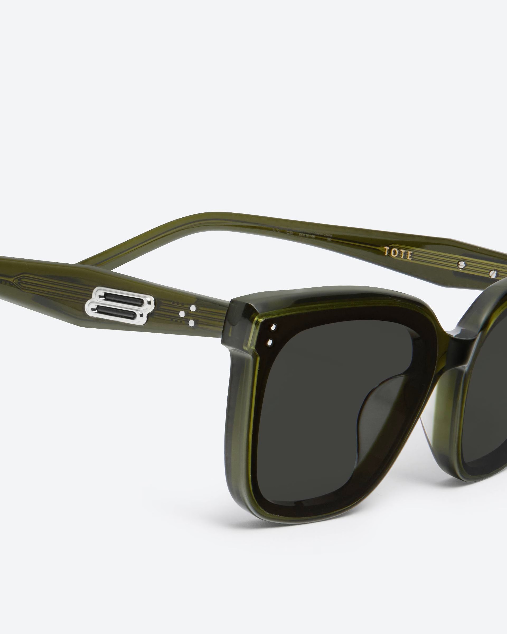 Kính râm Gentle Monster Tote KC2 Black Lenses Translucent Khaki Acetate Frame 9