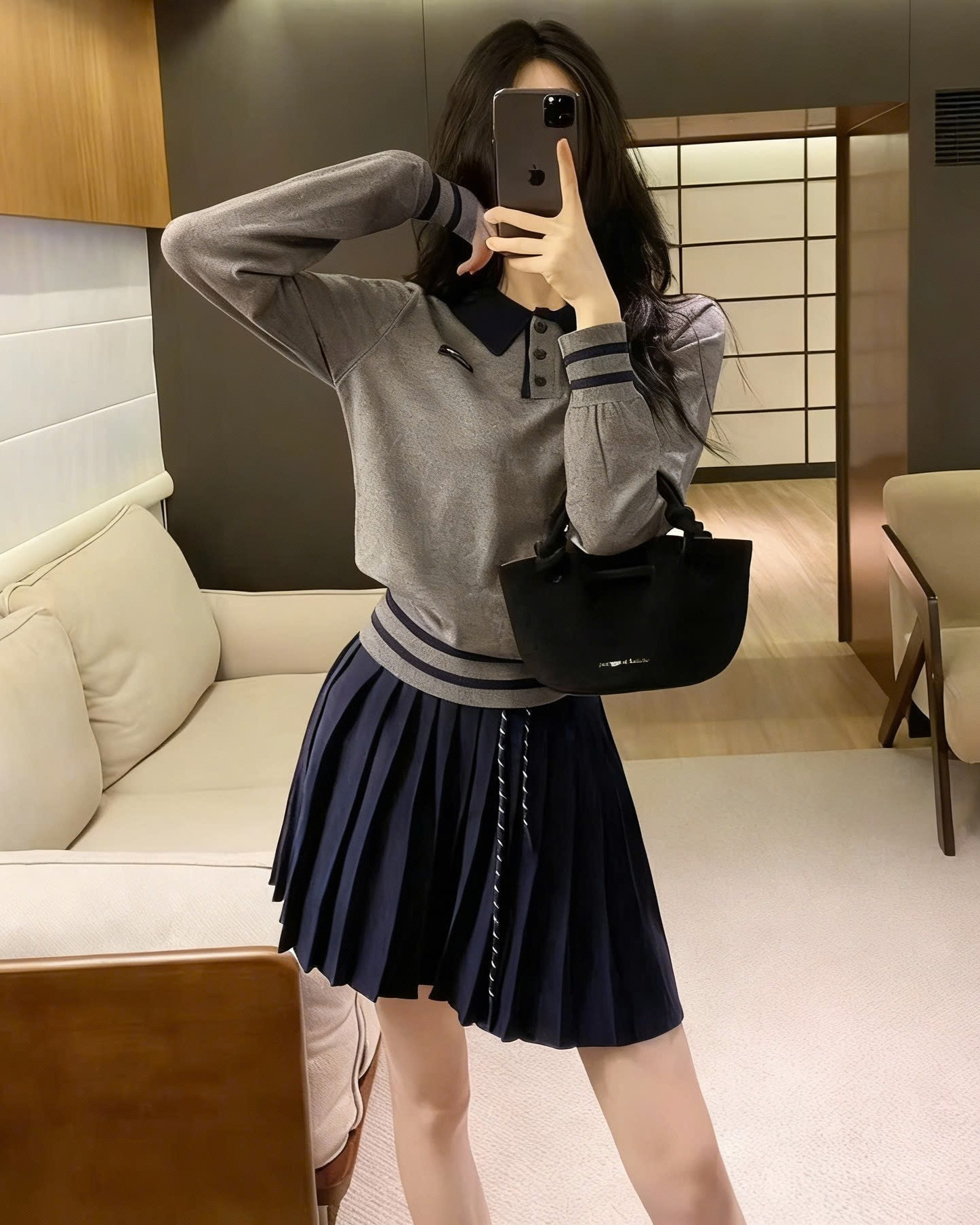 Combo áo tay dài màu xám váy ngắn xếp ly Miu Miu 7