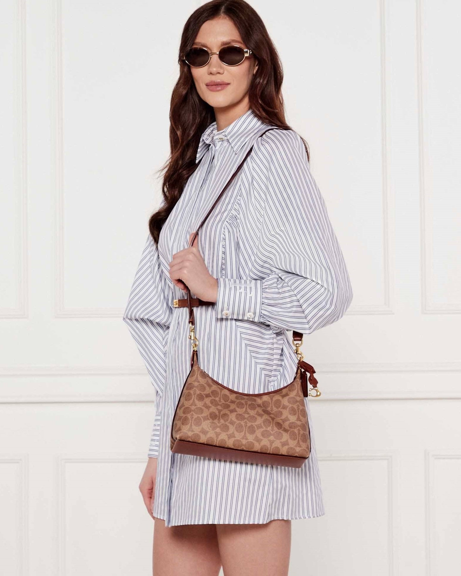 Túi đeo chéo Coach Juliet Shoulder Bag 25 In Signature Canvas Tan Caramel CAM26 15