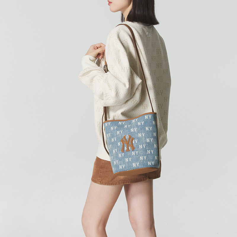 Túi Đeo Chéo nữ MLB Classic Monogram Vintage Denim Bucket Bag New York Yankees Blue 3ABMMV65N-50BLL 3