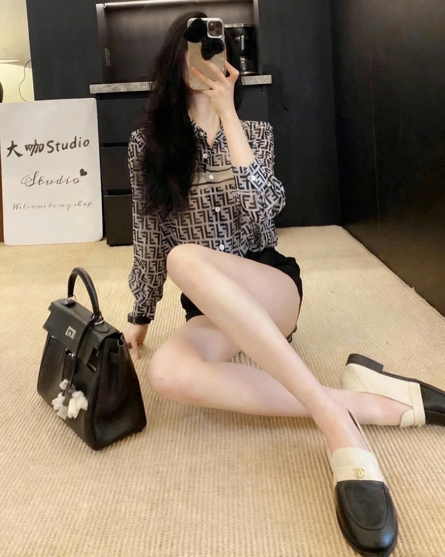 Áo sơ mi nữ nâu tay dài họa tiết hãng Fendi 5