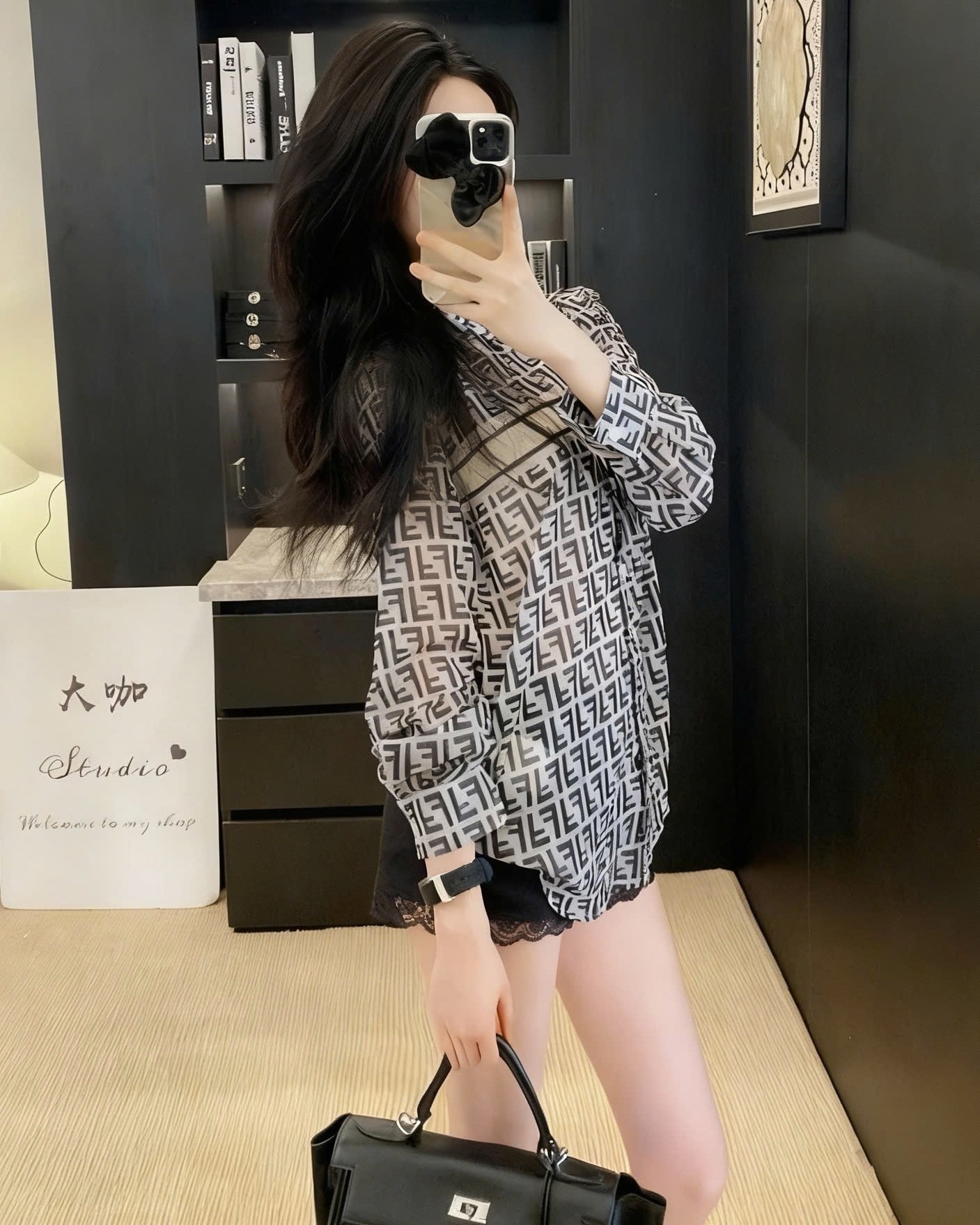 Áo sơ mi nữ nâu tay dài họa tiết hãng Fendi 7