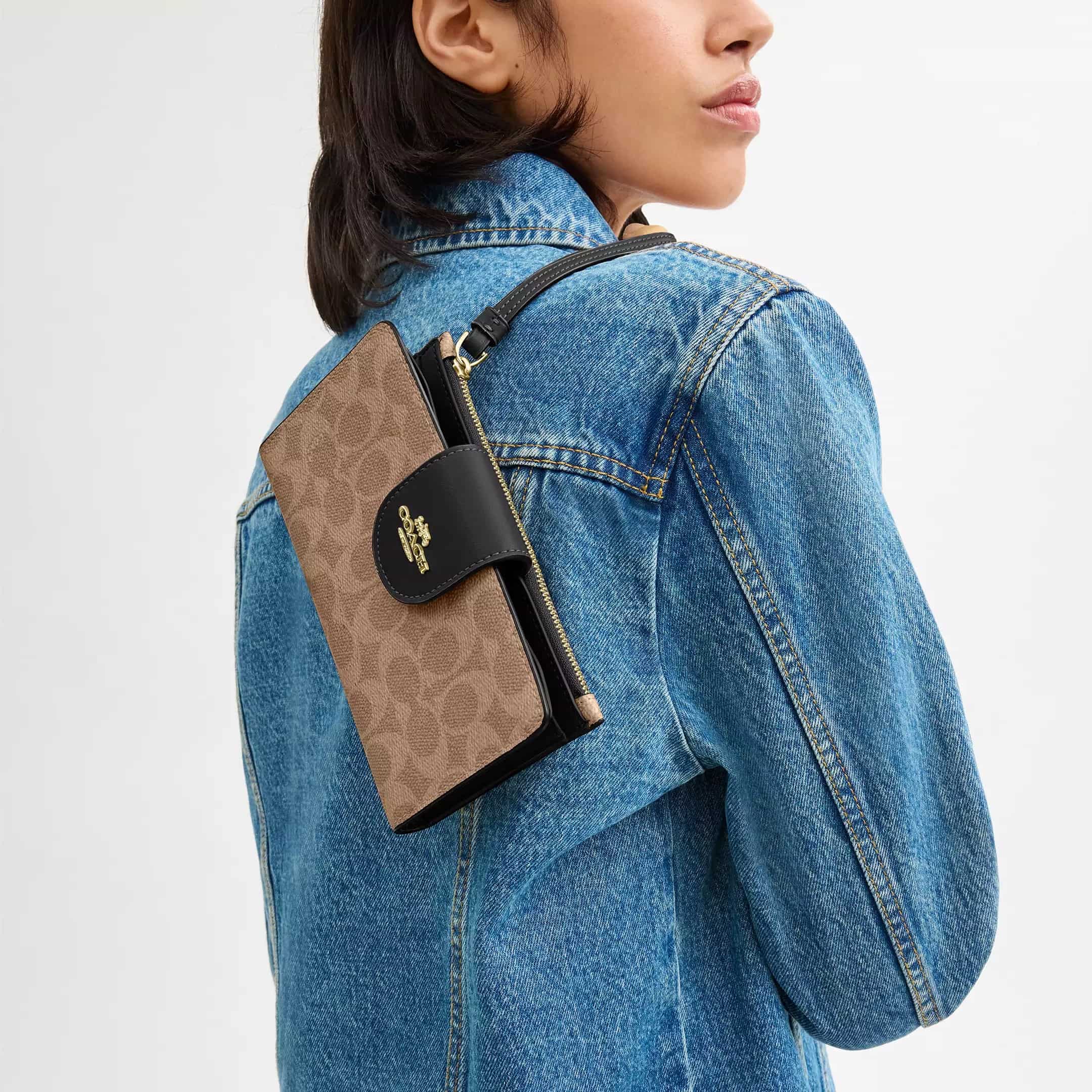 Ví đeo tay Coach nữ Phone Wallet In Signature Canvas Tan Black CW780 1