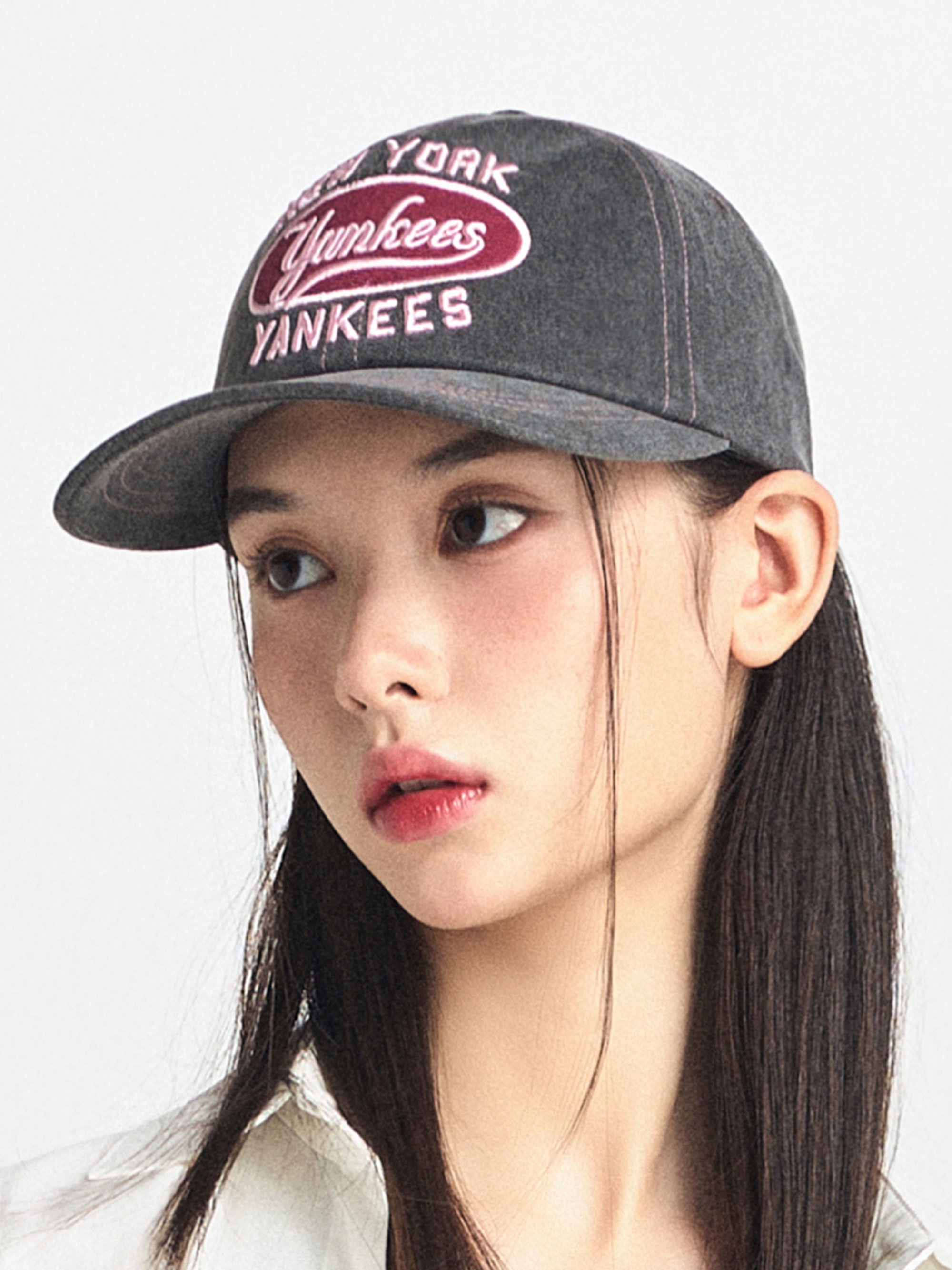 Nón kết MLB Varsity Vintage Oval Stitch Cursive Unstructured Ball Cap New York Yankees 3ACPV055N-50CGS 1