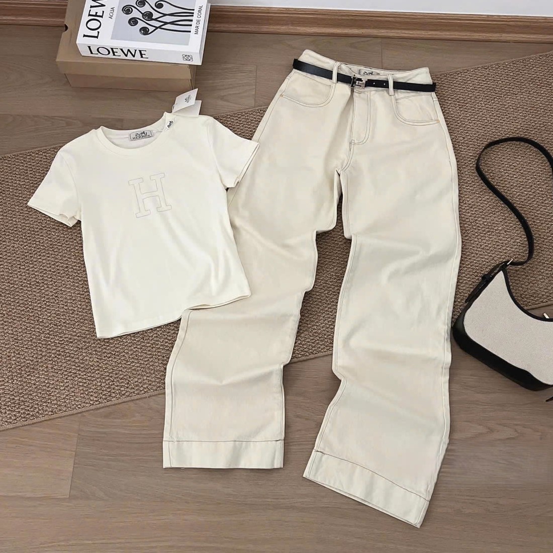 Áo thun tay ngắn cổ tròn trắng Herme 7