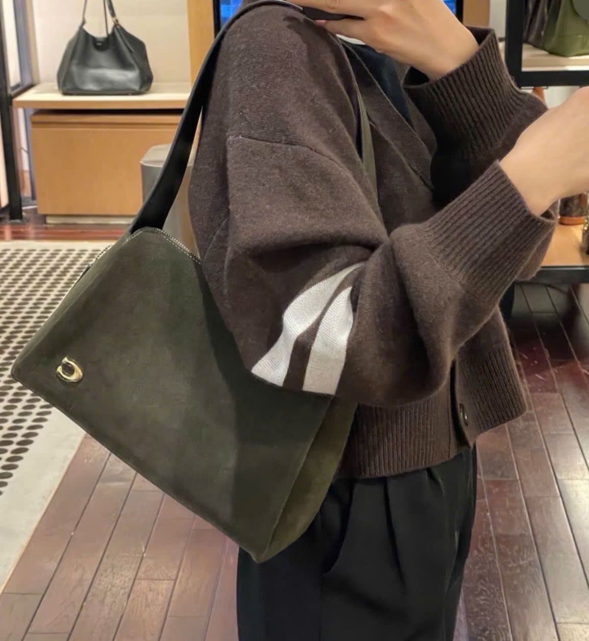 Túi xách Coach Lola Shoulder Bag Green CCC48 4