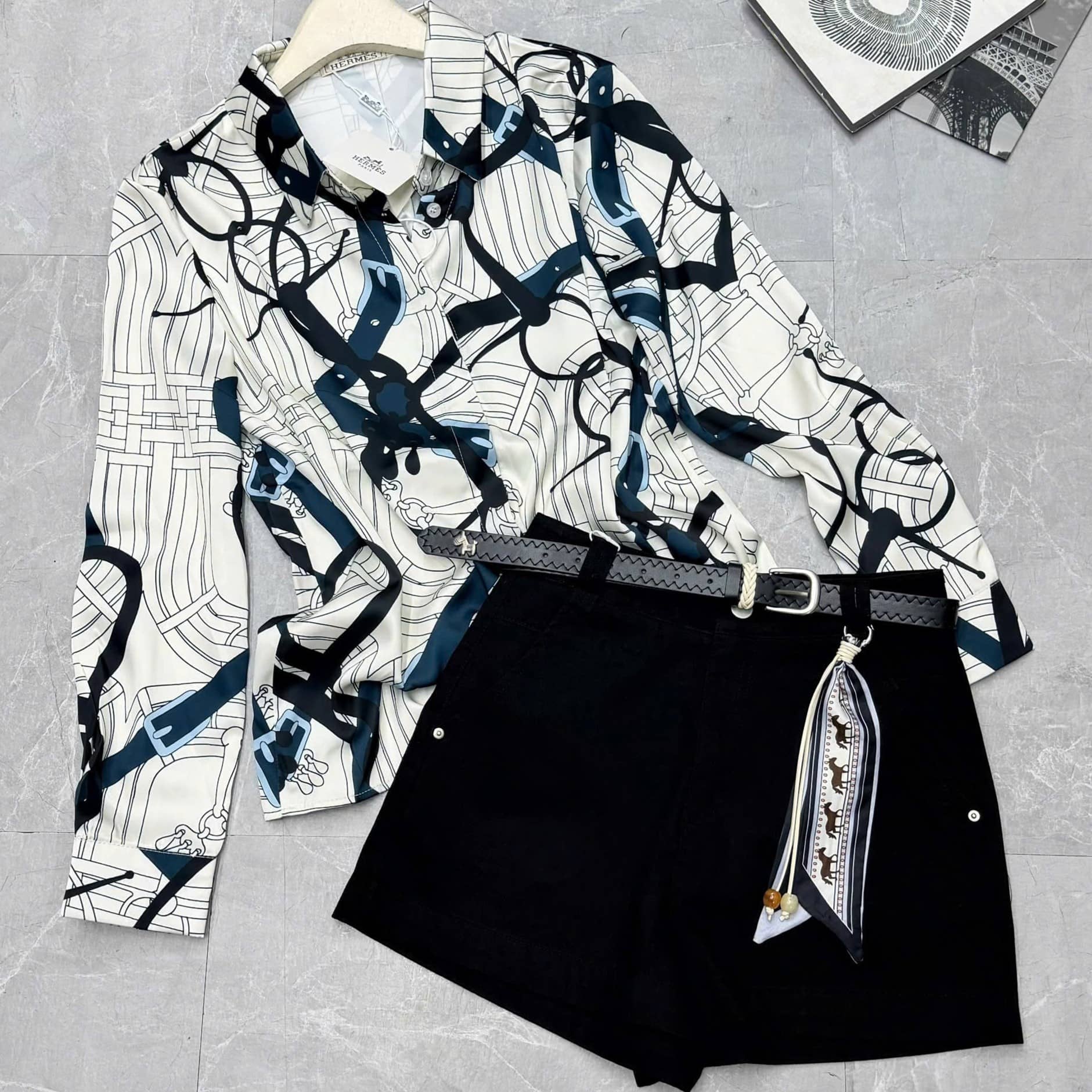 Áo sơ mi lụa nữ họa tiết trắng đen Hermes 3