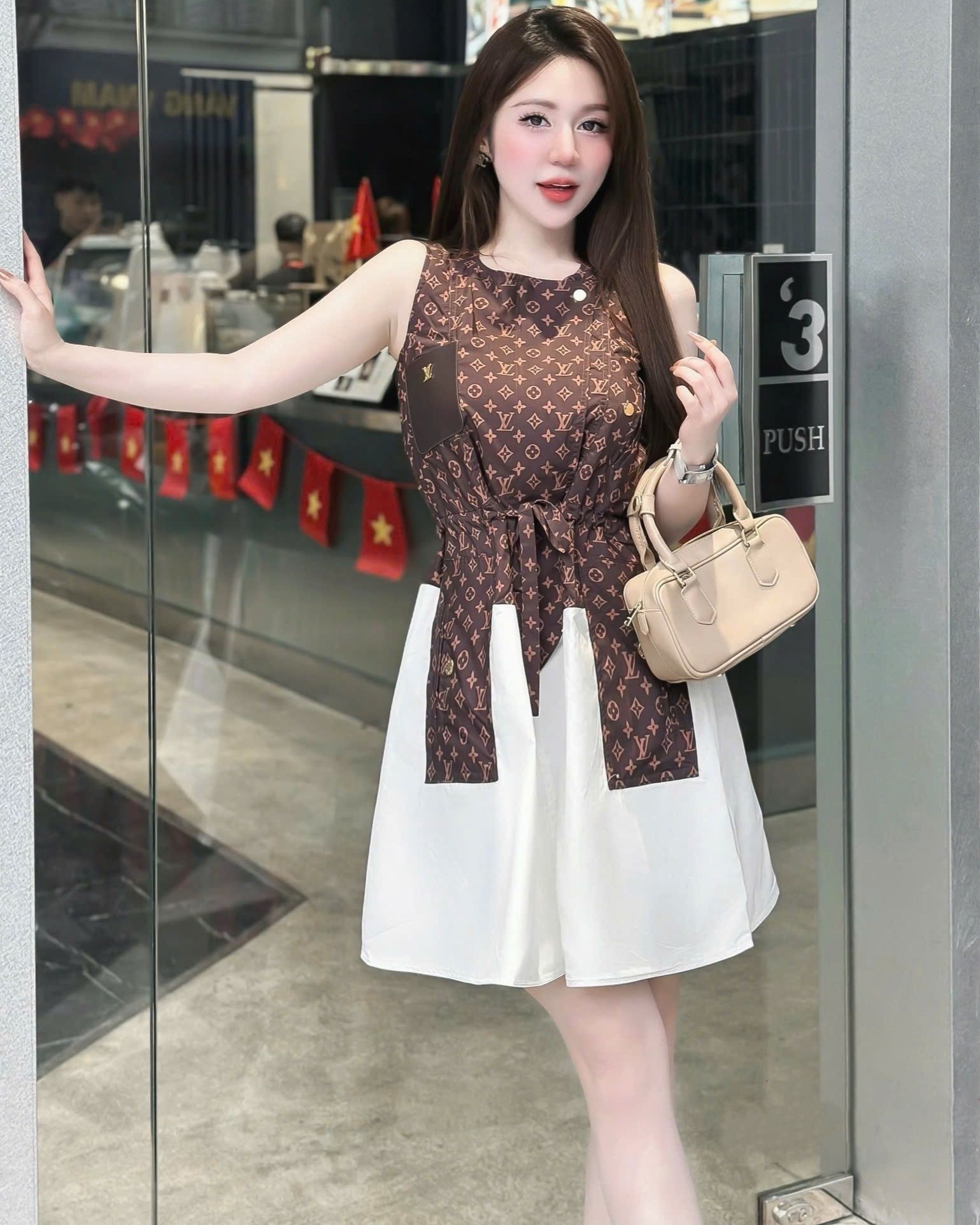 Đầm xòe phối màu thời trang sát nách LV 10