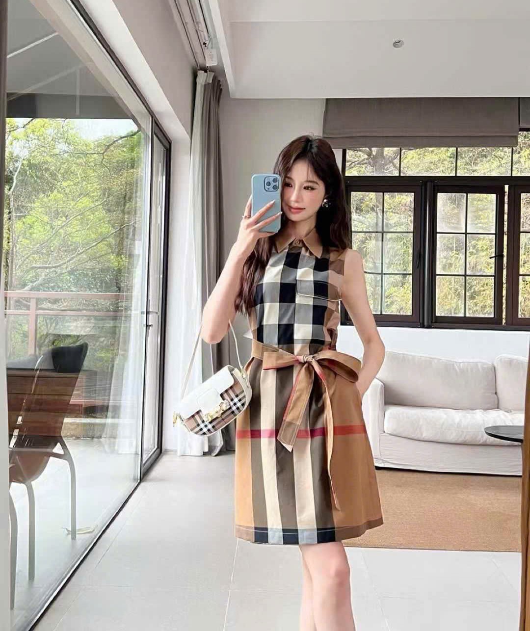 Đầm nữ thời trang sát nách nâu sọc đứng Burberry 8