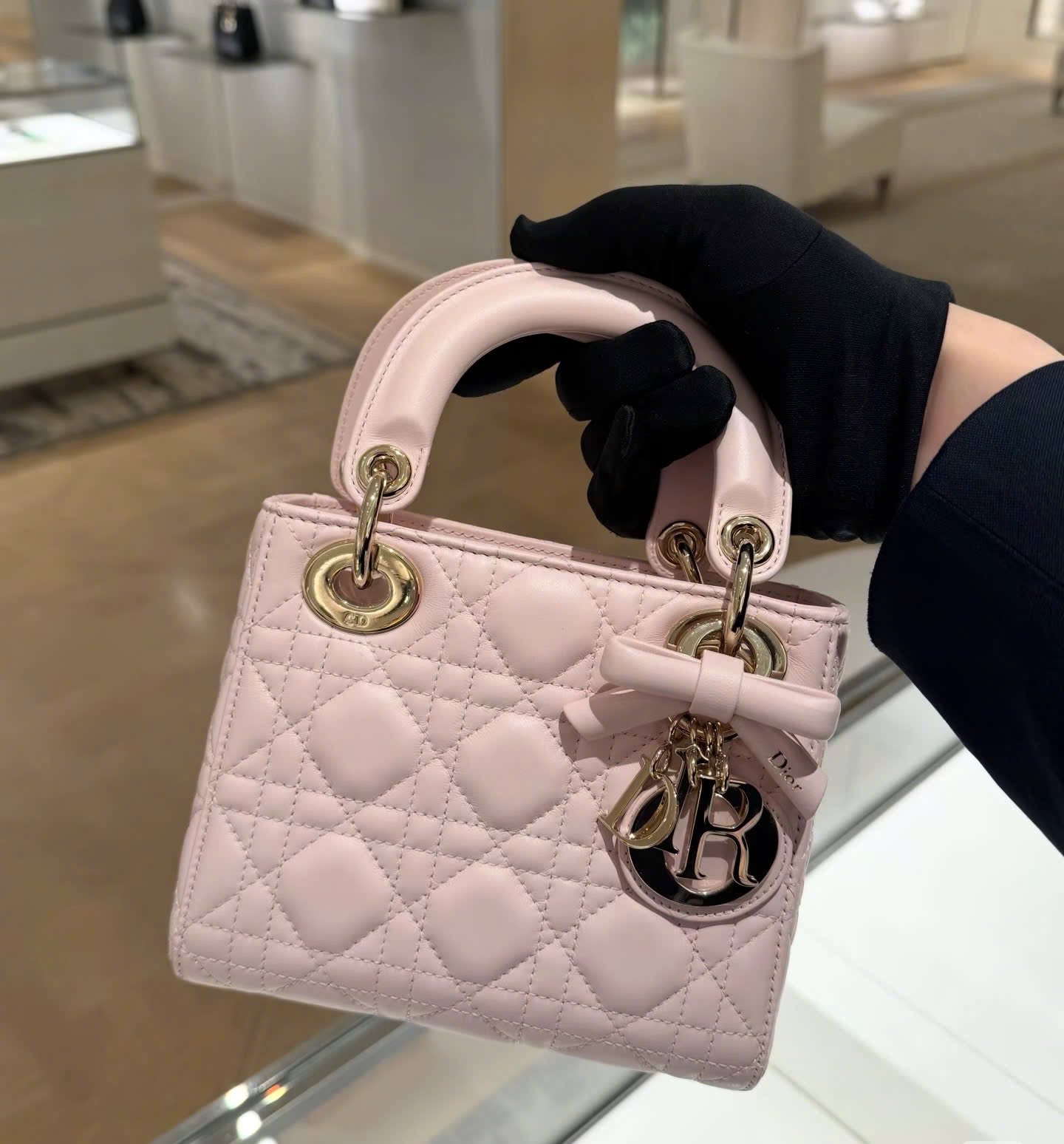 Túi đeo chéo Mini Lady Dior Bag with Chain Rose Soupir Cannage Lambskin 4