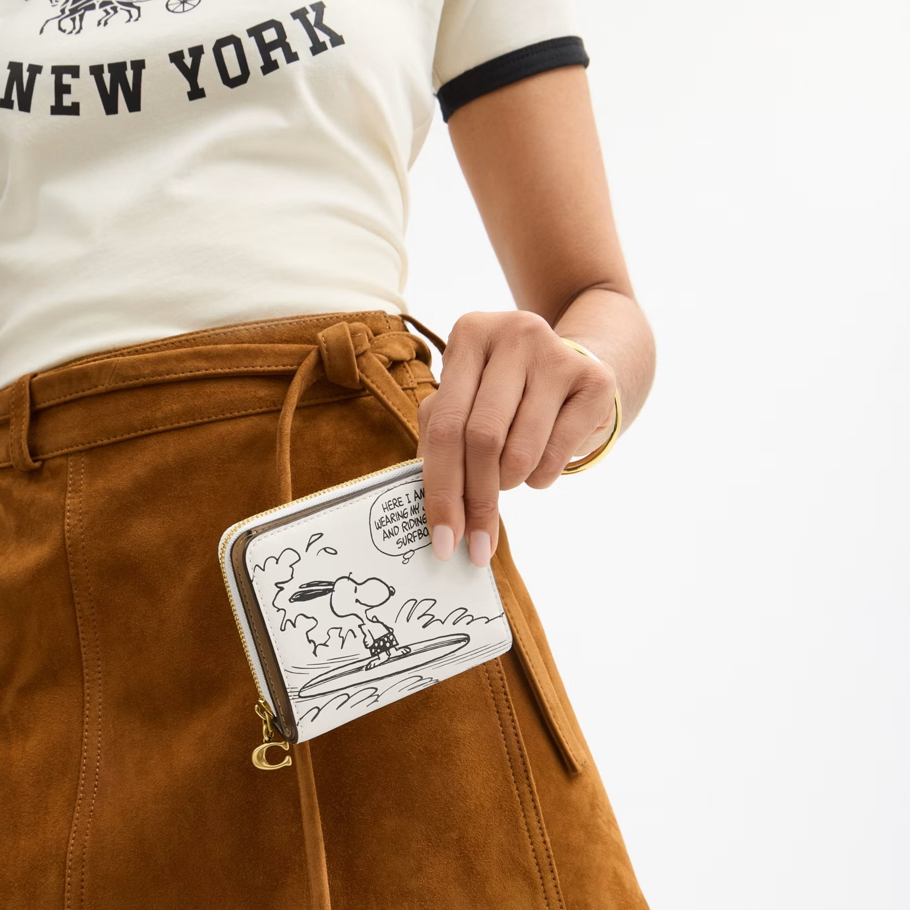 Ví nữ ngắn cầm tay Coach Peanuts Newspaper Print Billfold Wallet Chalk CCB23 2