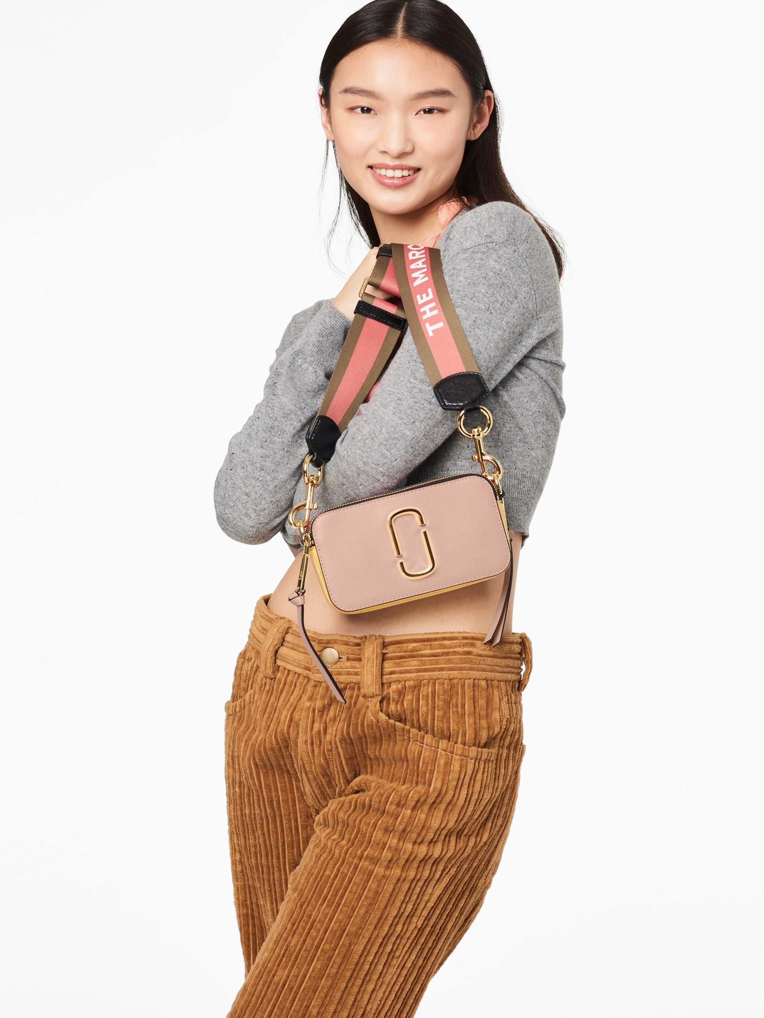 Túi đeo vai nữ Marc Jacobs màu hồng chính hãng The Snapshot New Rose Multi Camera Bag 5