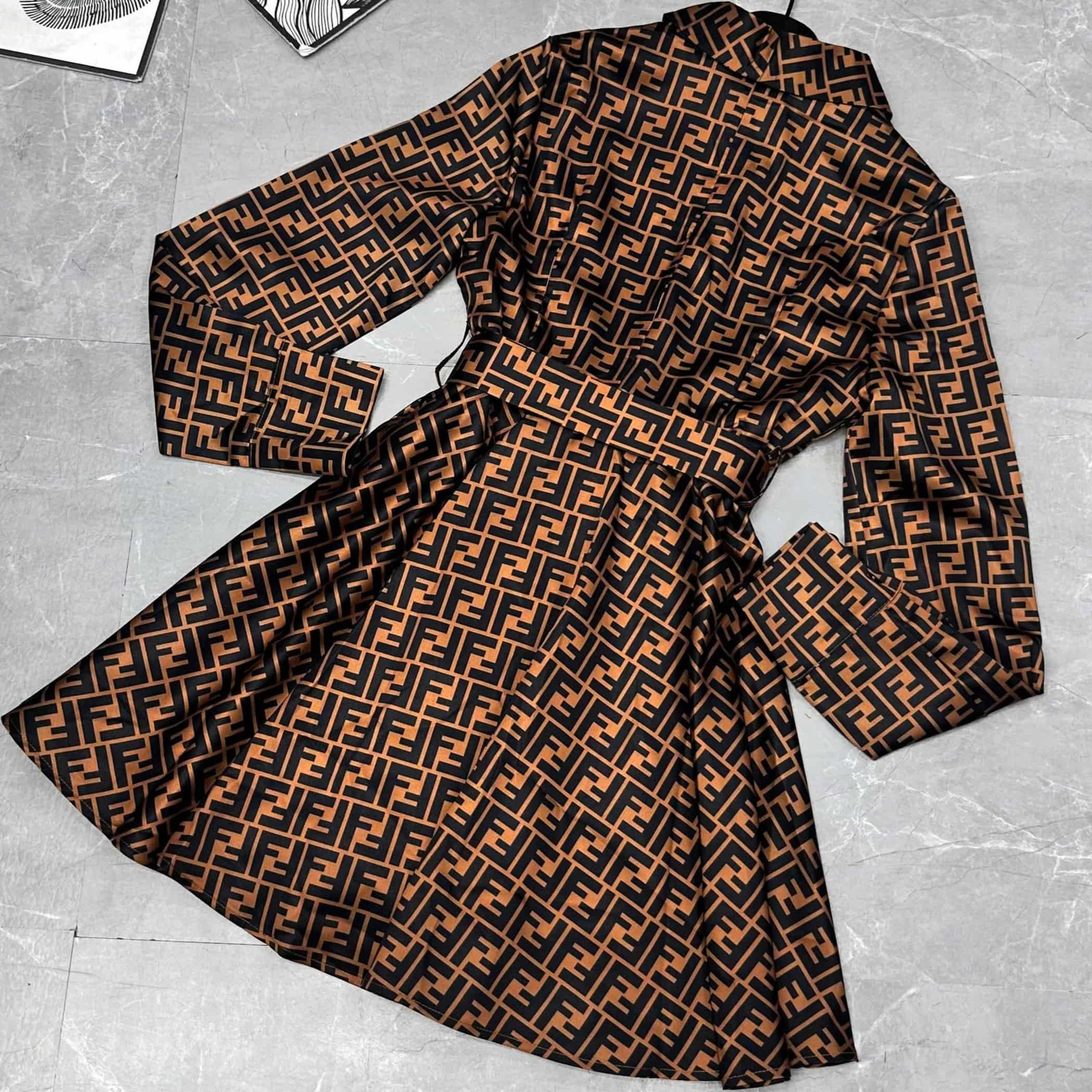 Áo đầm cổ vest dáng xòe Fendi 8