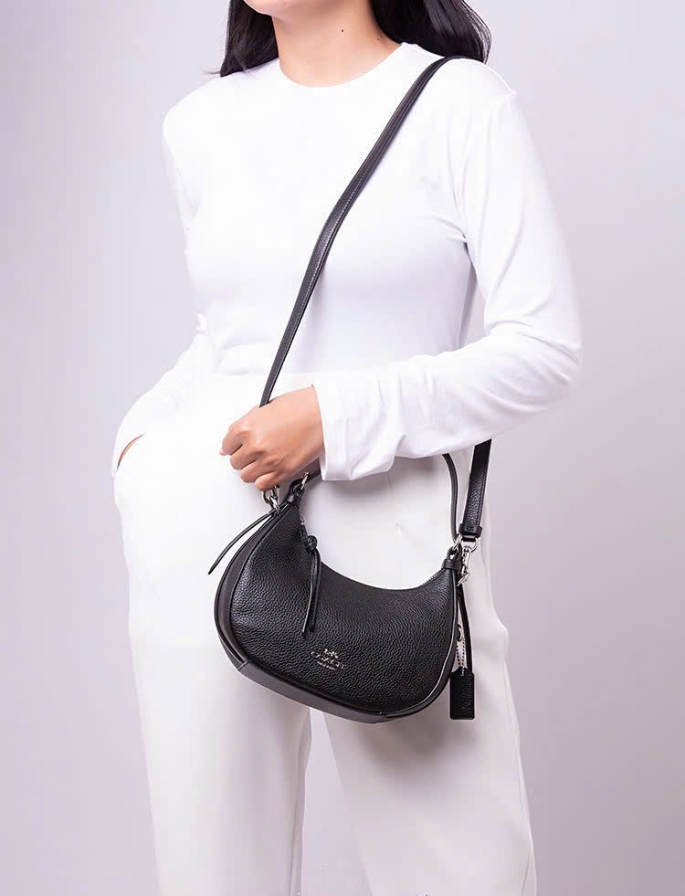 Túi đeo chéo Coach nữ Kleo Hobo Black C6807 5