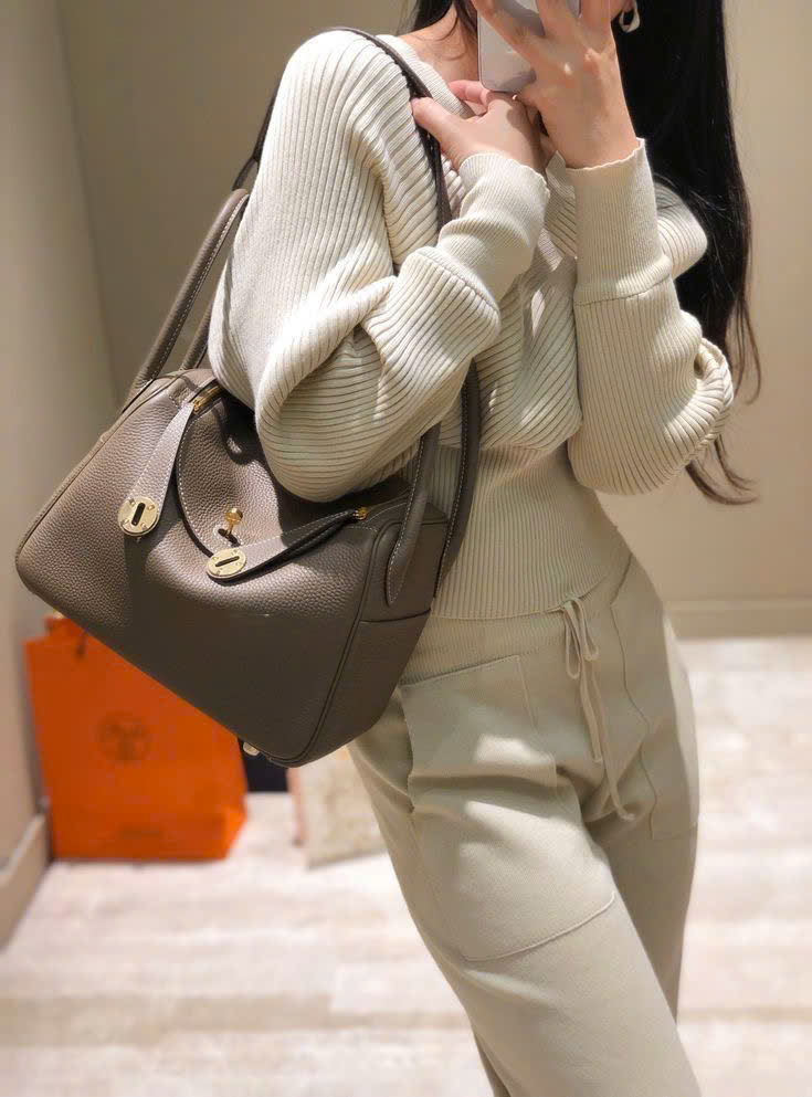 Túi xách Hermes Lindy Bag 26 Clémence Calfskin Bag Black 14
