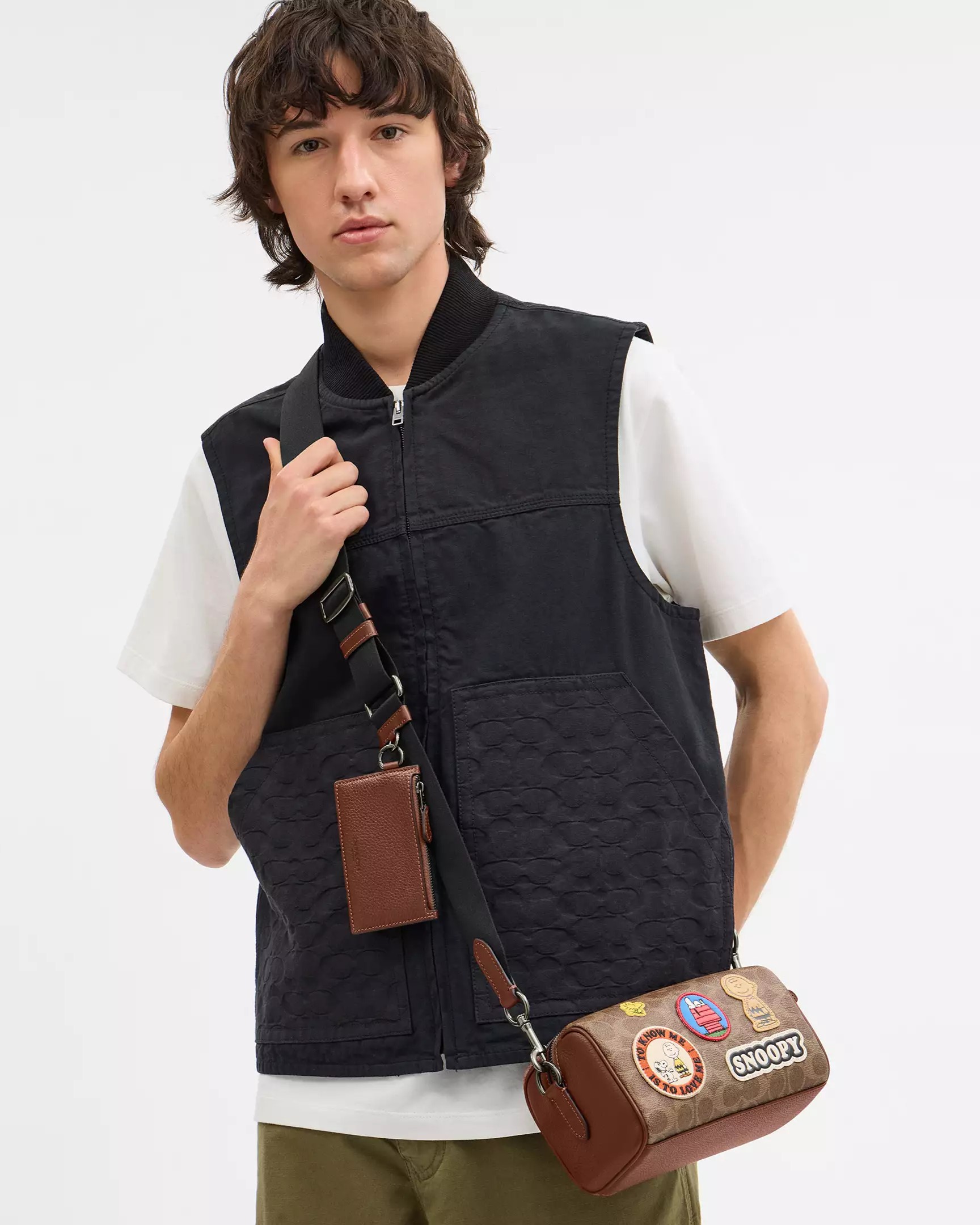 Túi đeo chéo Coach x Peanuts Axel Crossbody Bag Signature Canvas Patch CBS96 5