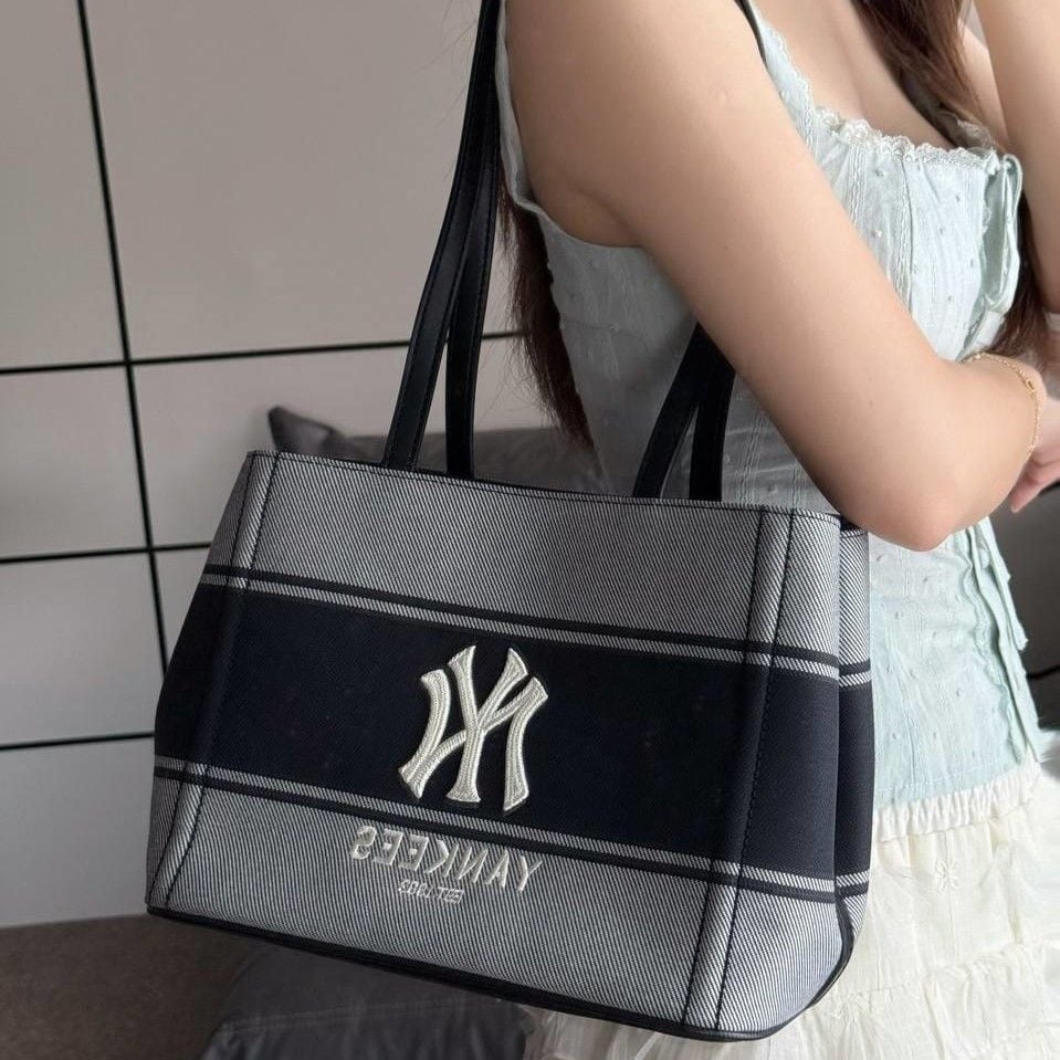 Túi xách Tote MLB Varsity Lettering Canvas Tote Bag New York Yankees 3ABQB015N-50BKS 13