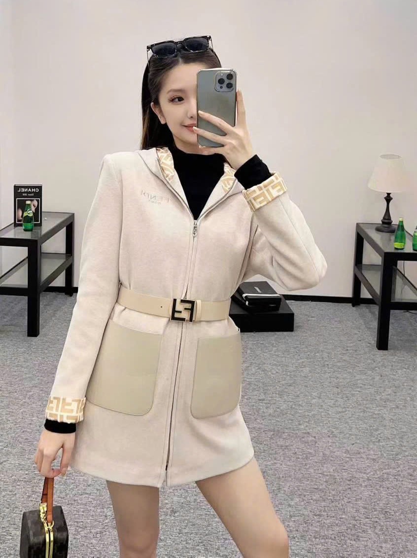Áo khoác dạ có nón thời trang Fendi 10