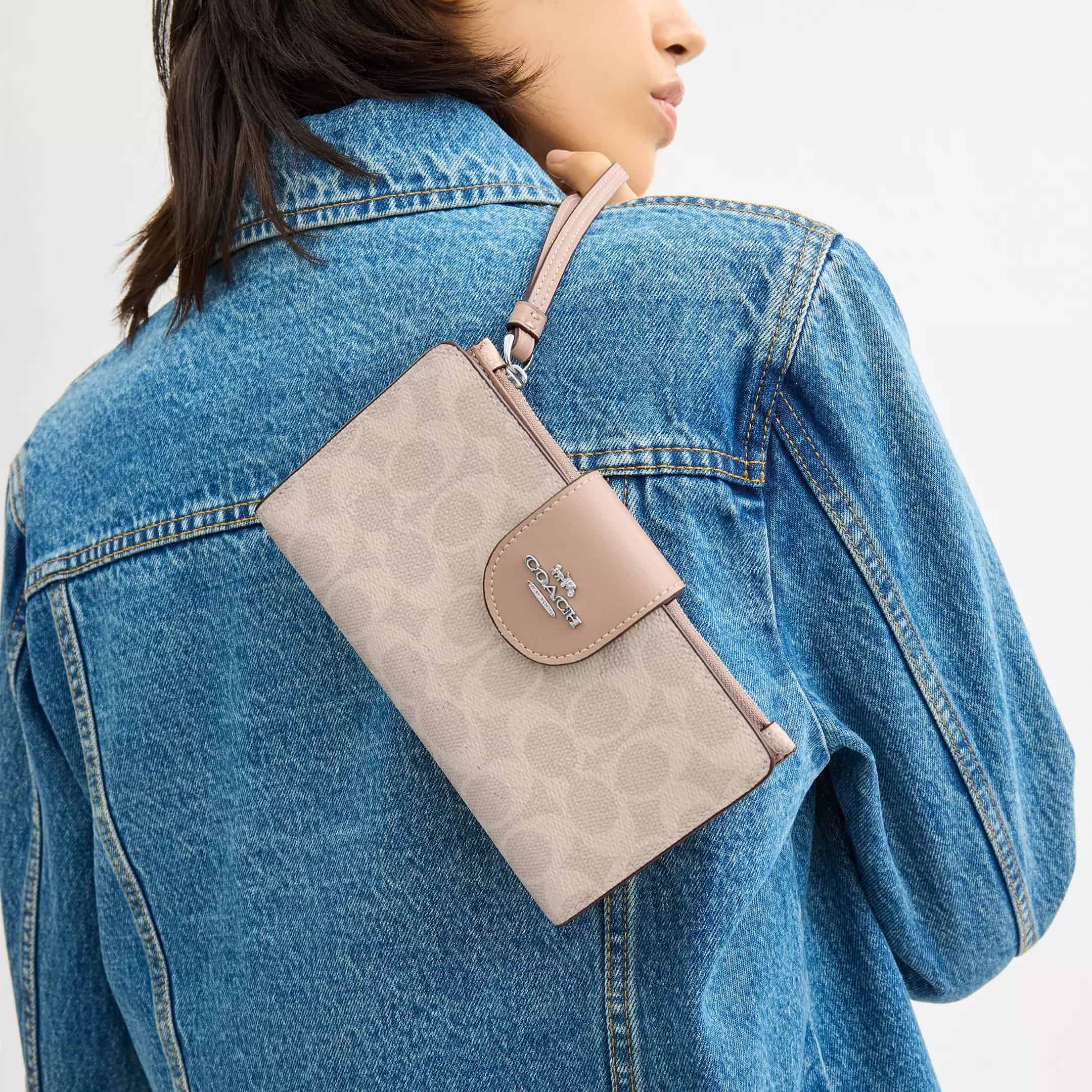Ví điện thoại Coach Phone Wallet In Signature Canvas Sand Taupe CW780 3