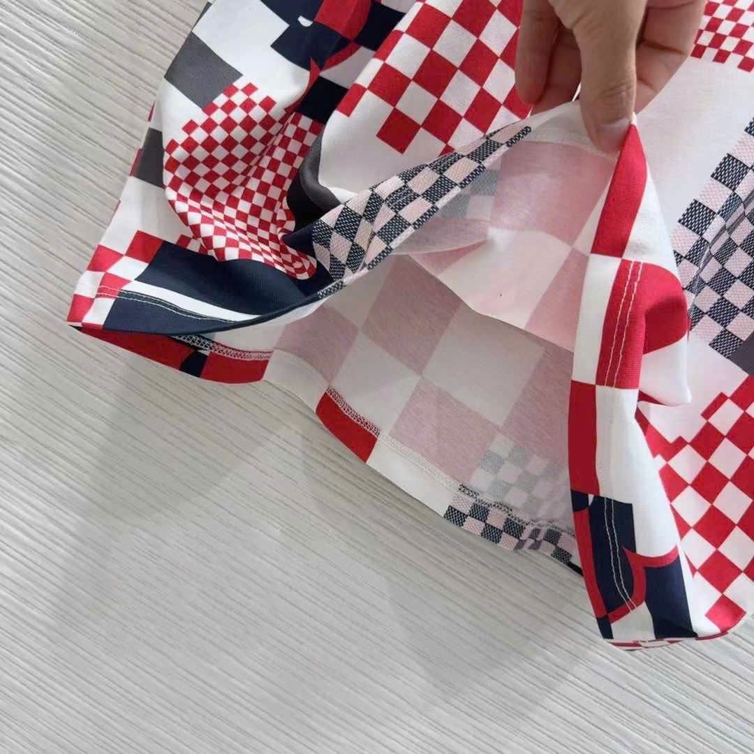 Áo phông nữ Louis Vuitton họa tiết limited 10