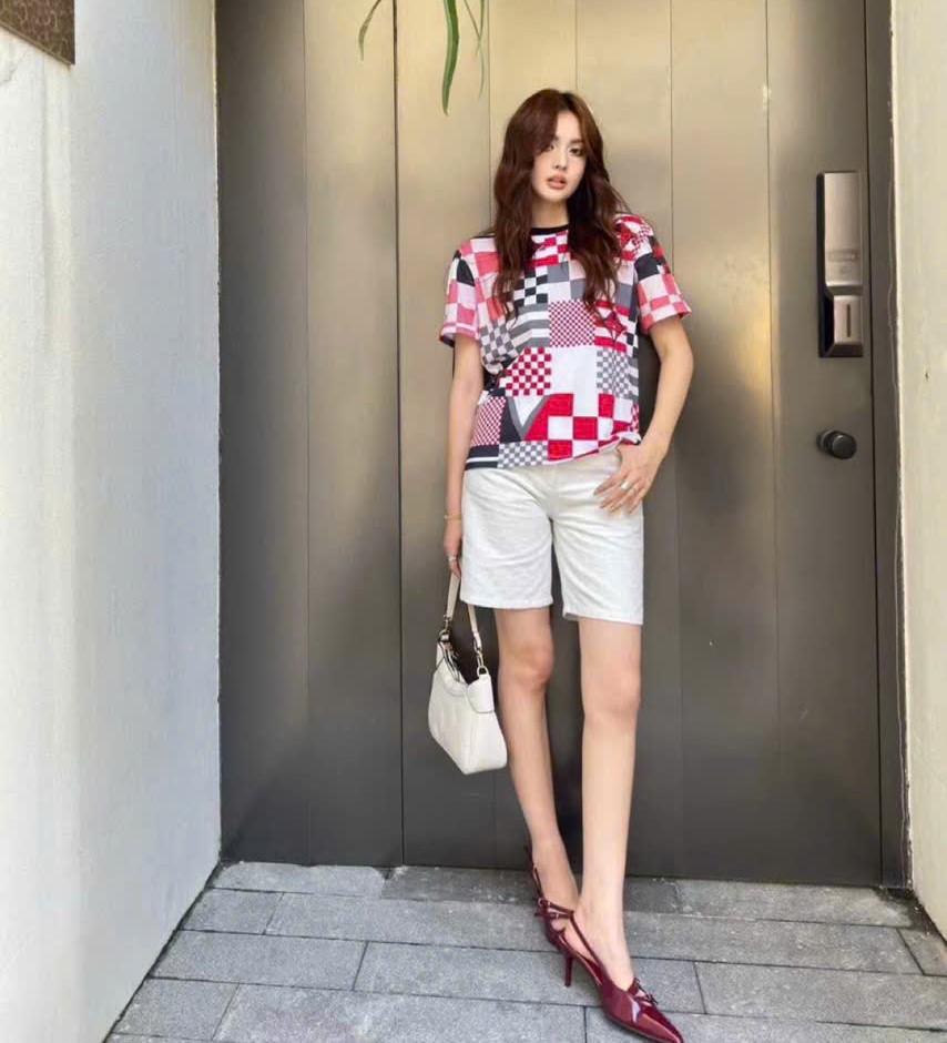 Áo phông nữ Louis Vuitton họa tiết limited 14