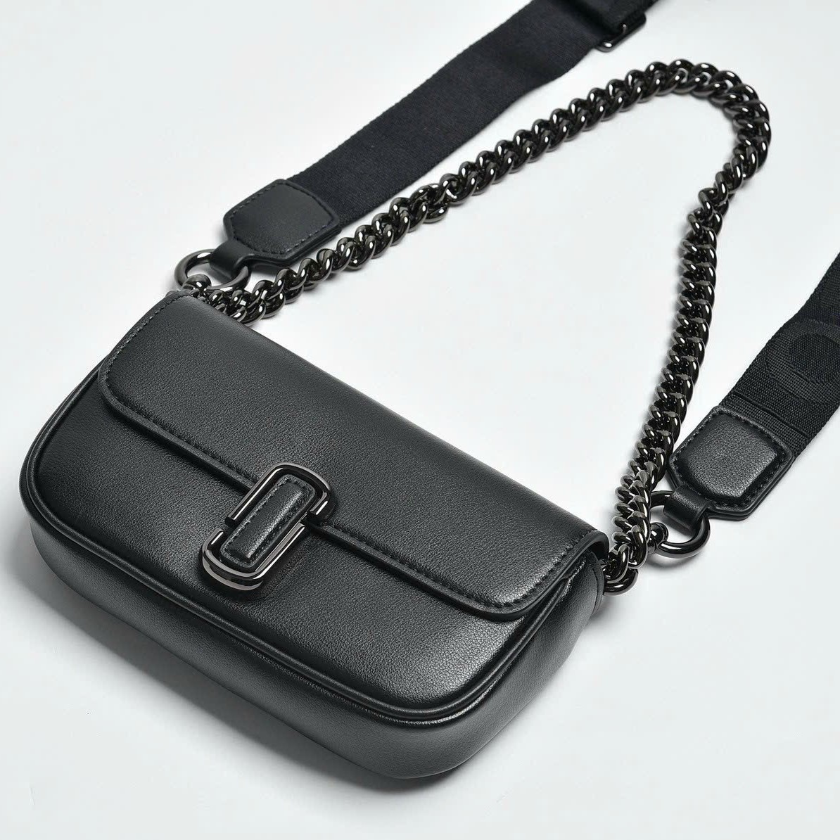 TÚI ĐEO CHÉO NỮ MARC JACOBS THE J MARC MINI SHOULDER BAG BLACK GUNMETAL 3