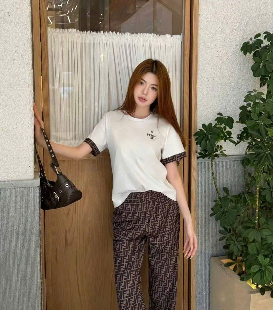 Combo bộ nữ áo thun trắng quần dài lụa Fendi 3