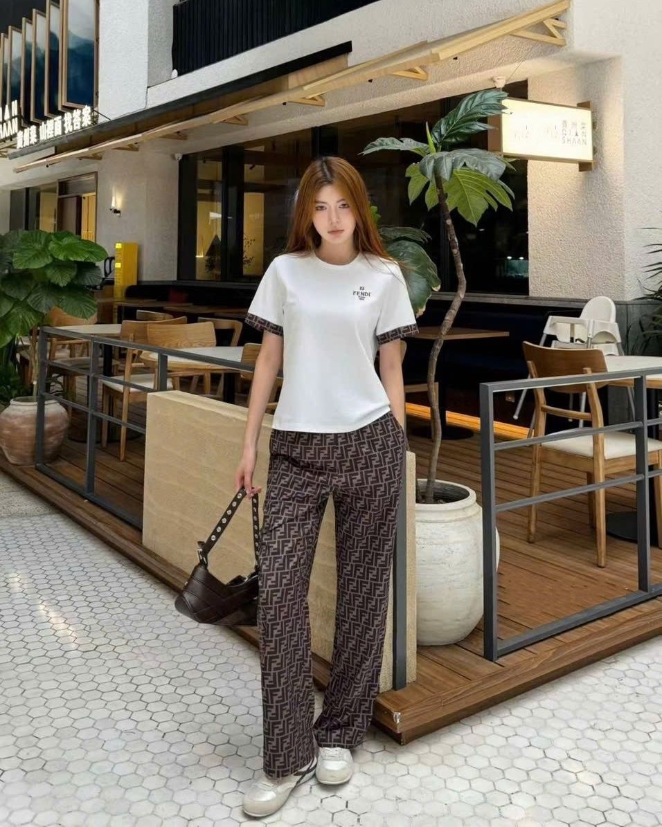 Combo bộ nữ áo thun trắng quần dài lụa Fendi 5