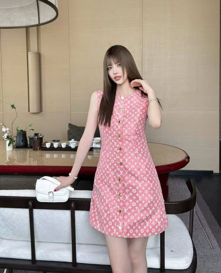 Đầm hồng sát nách nữ thời trang LV 1
