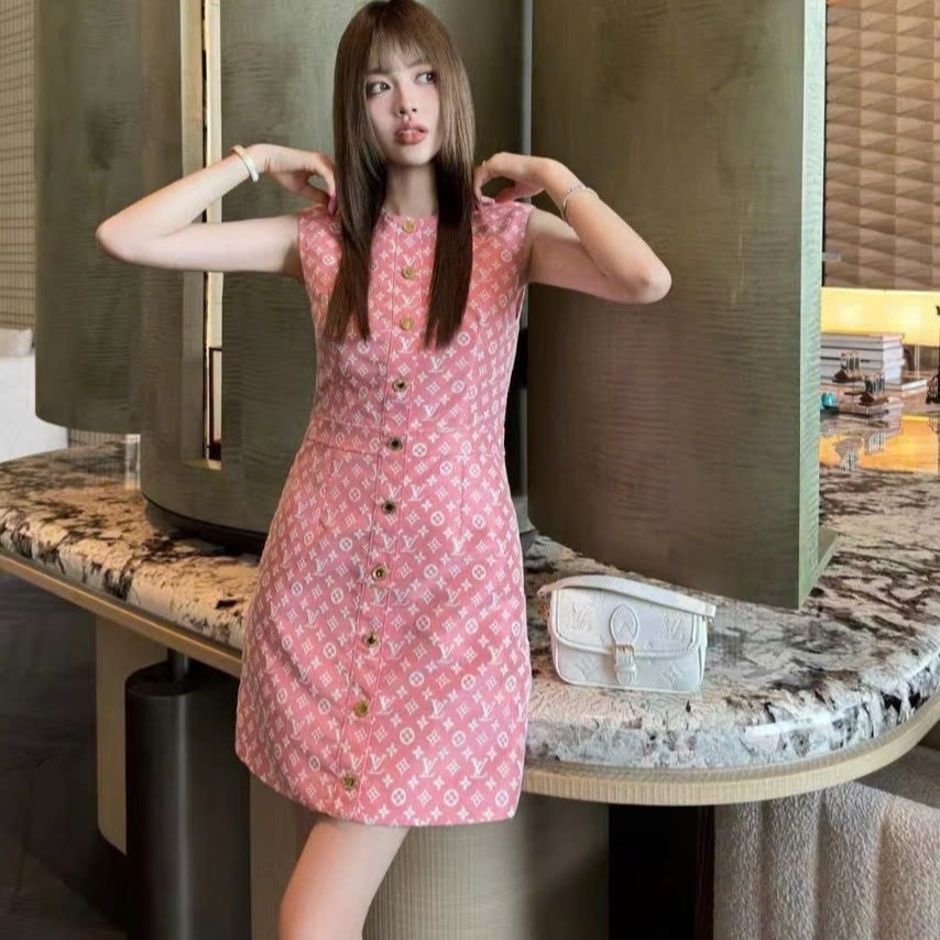 Đầm hồng sát nách nữ thời trang LV 2