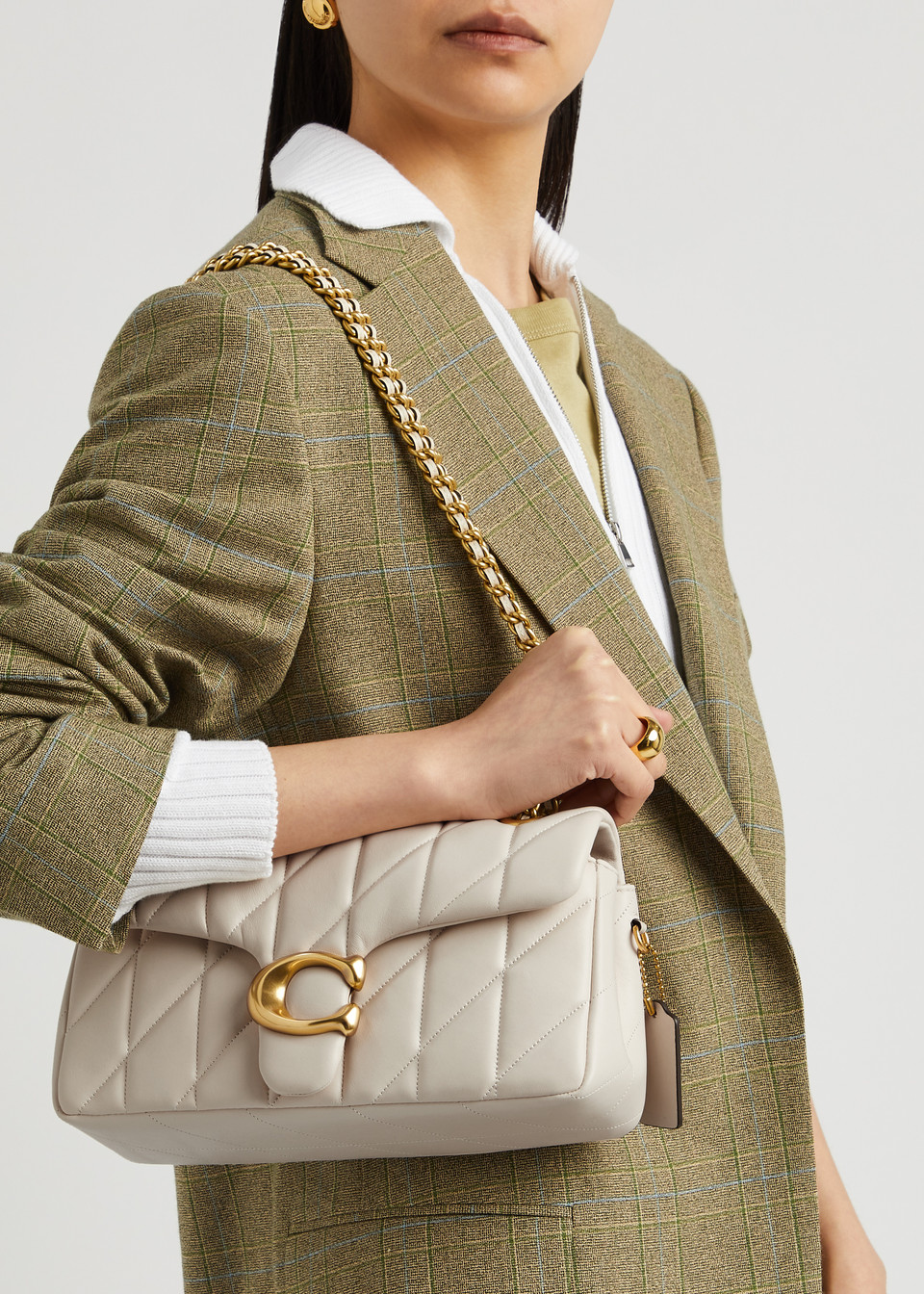 Túi nữ Coach Tabby 26 Quilted Leather Shoulder Bag Chalk 9