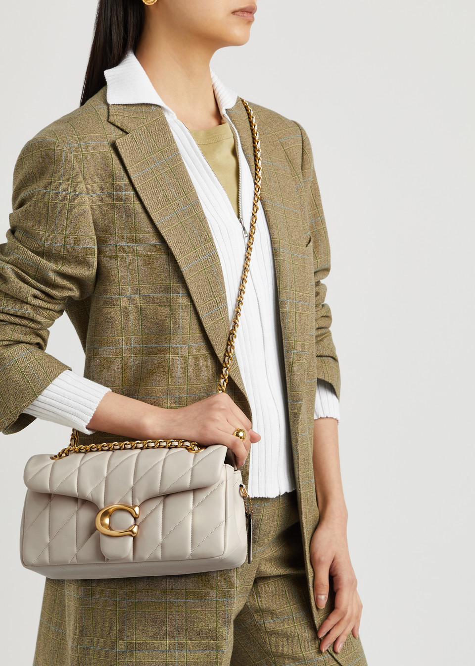 Túi nữ Coach Tabby 26 Quilted Leather Shoulder Bag Chalk 10