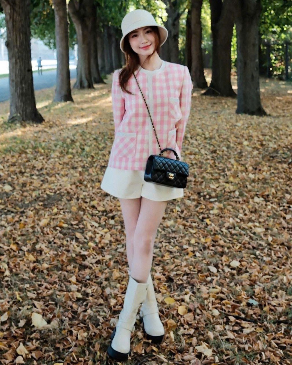 Túi đeo chéo Chanel Mini Classic Handbag With Top Handle Black 4
