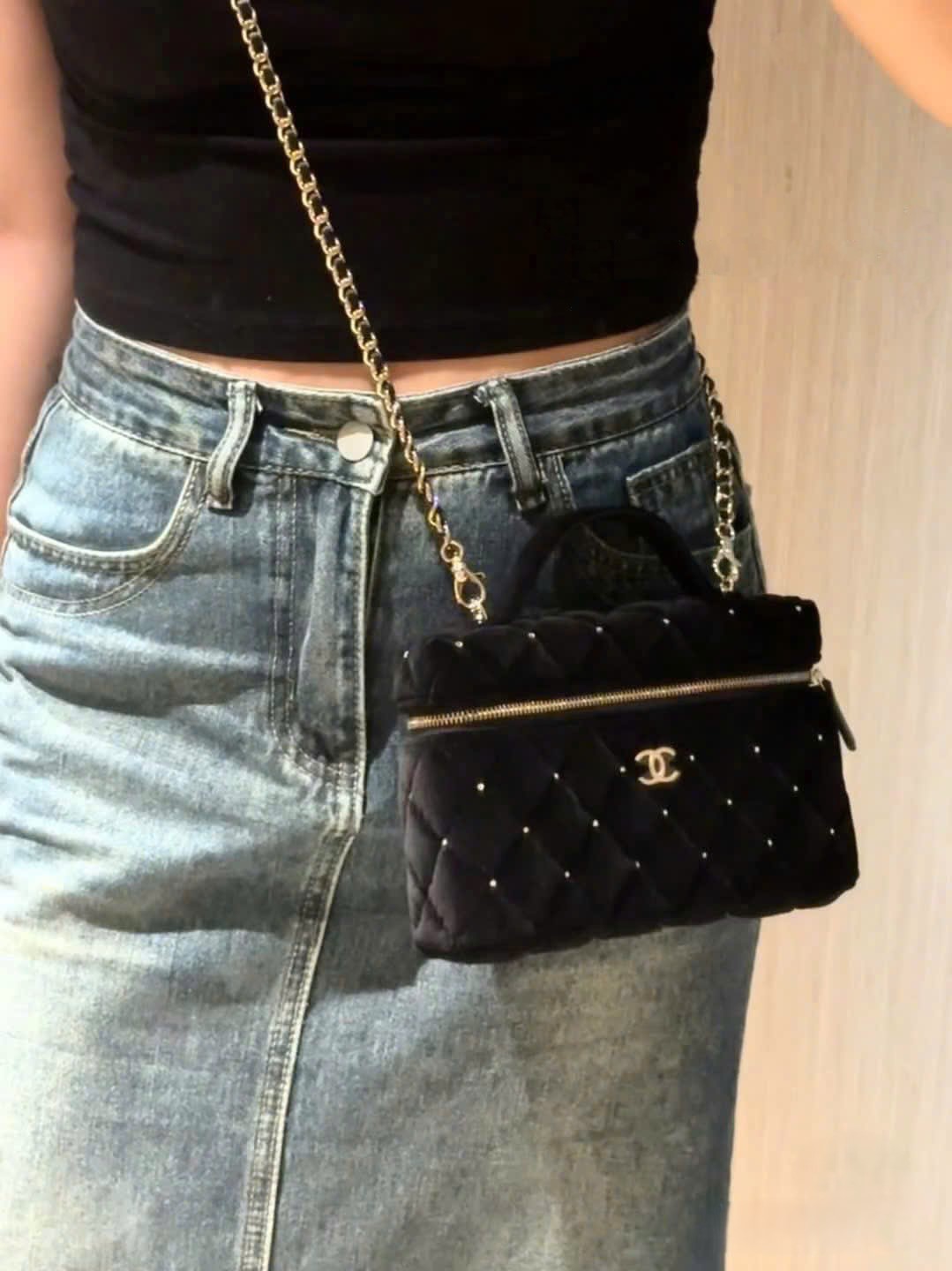 Túi xách Chanel Vanity with Chain Velvet Diamanté Gold-Tone Metal 7