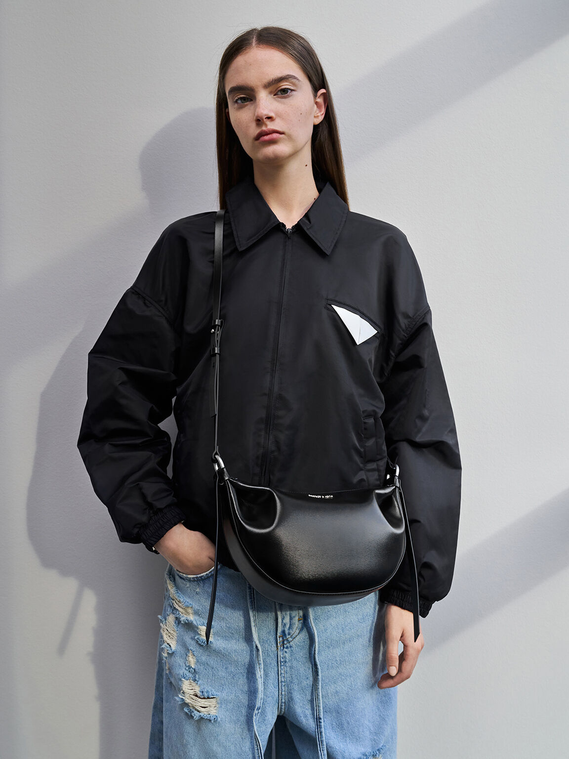Túi đeo chéo Charles Keith Calla Half-Moon Bag Noir CK2-20671663 5