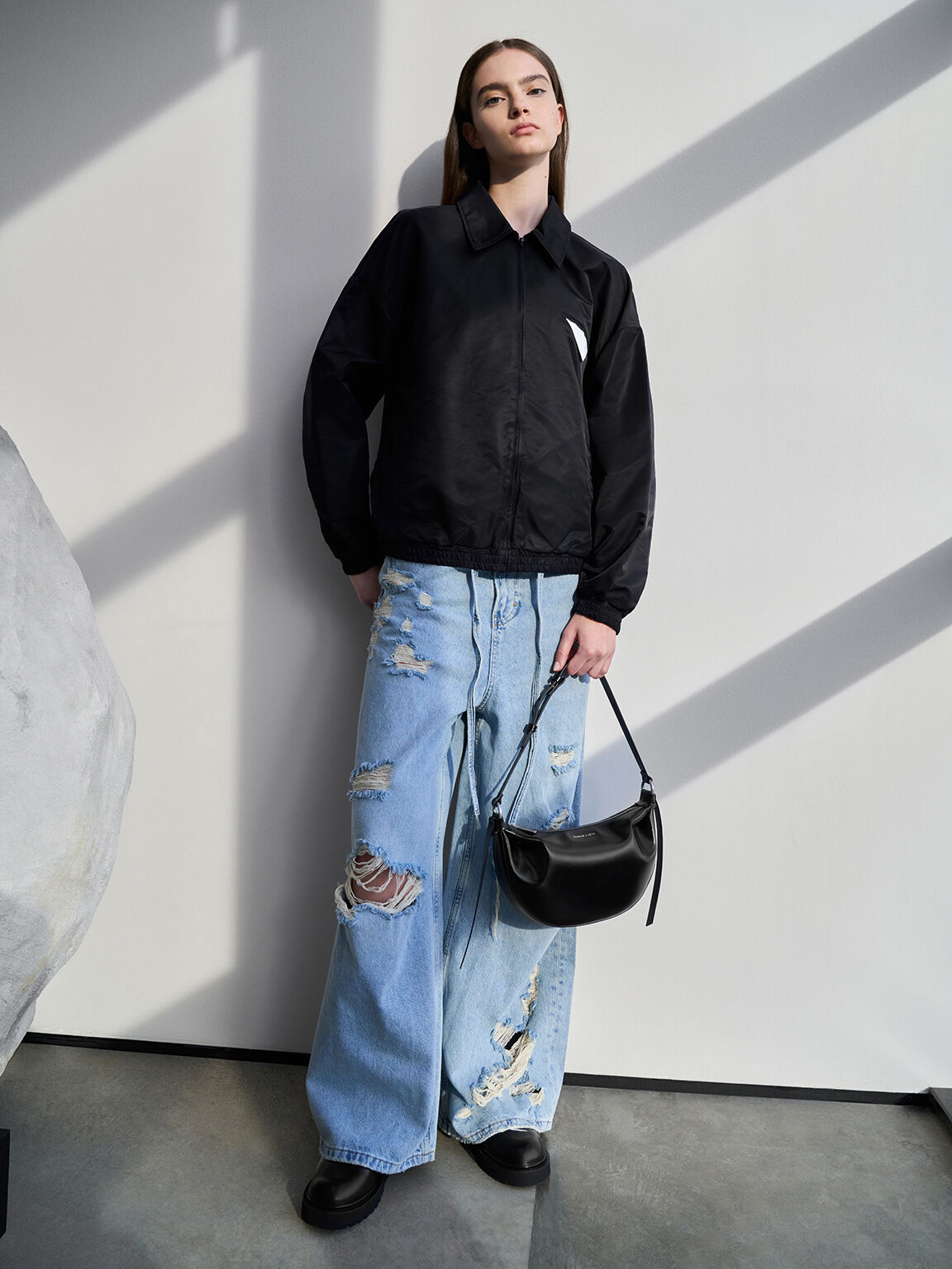 Túi đeo chéo Charles Keith Calla Half-Moon Bag Noir CK2-20671663 7