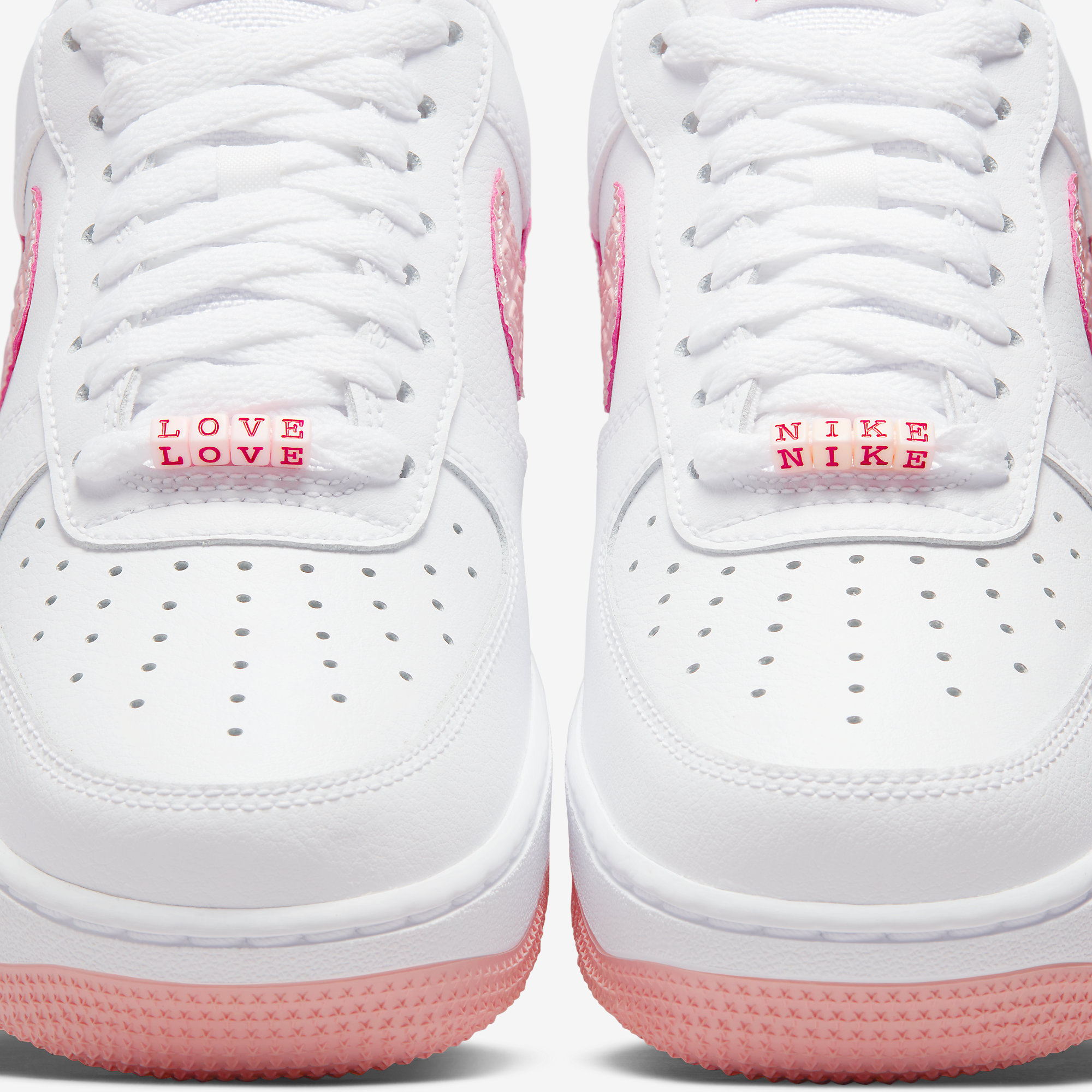 GIÀY NỮ NIKE AIR FORCE 1 07 LOW VD VALENTINE S DAY WHITE ATMOSPHERE UNIVERSITY RED SAIL DQ9320-100 11
