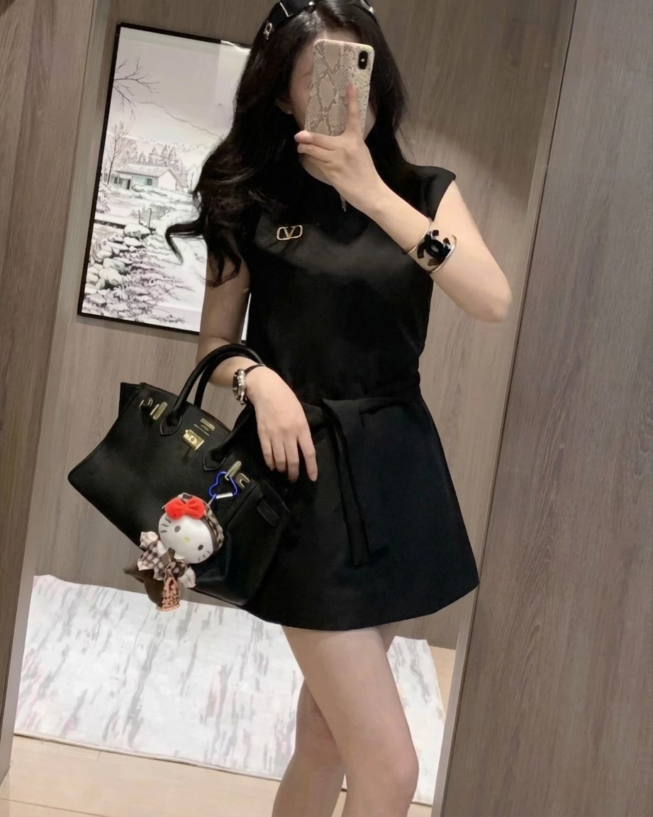 Áo đầm đen ngắn thắt nơ nữ Valentino 6